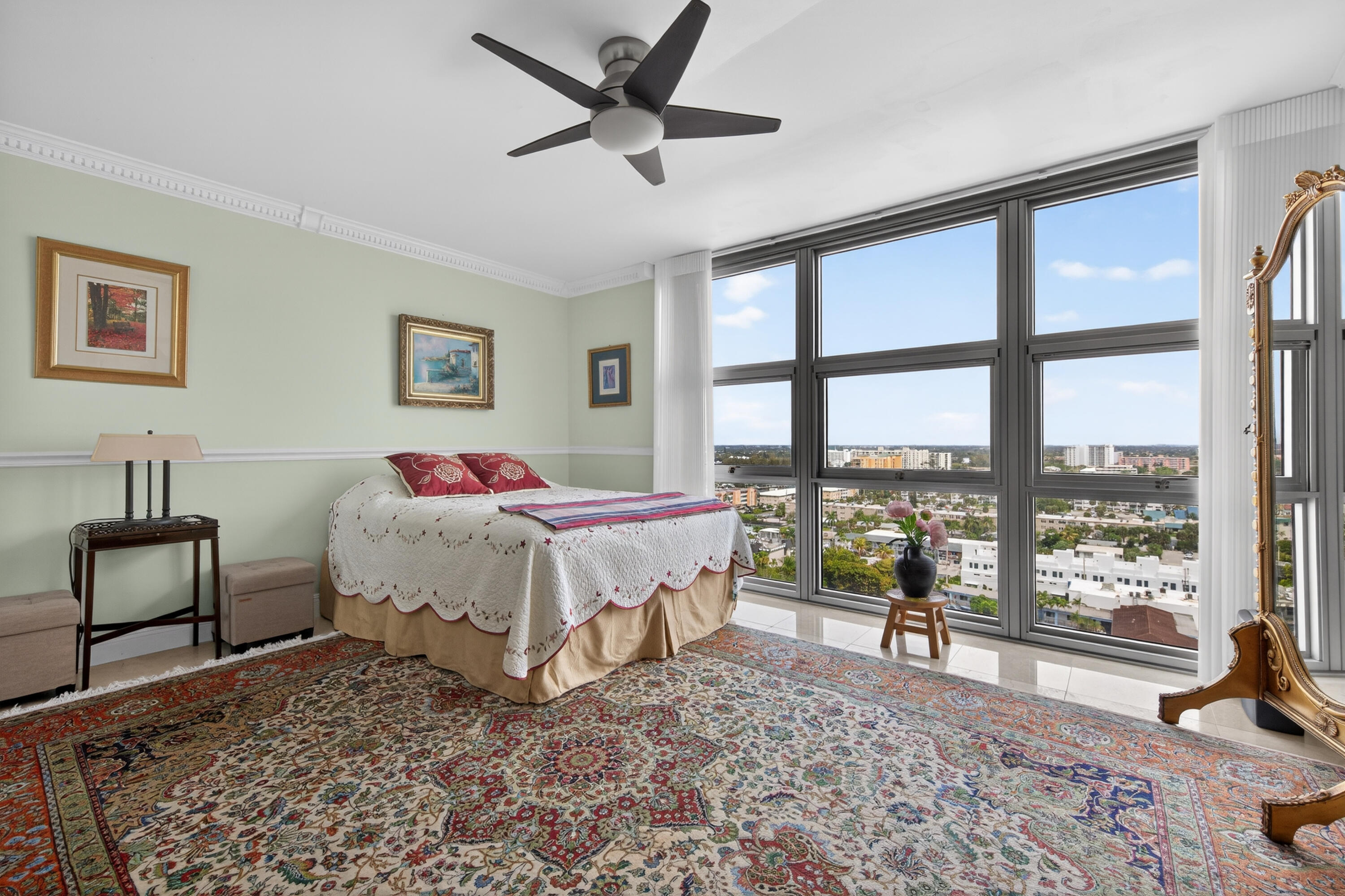 531 N Ocean Boulevard 1811 Property Photo 8