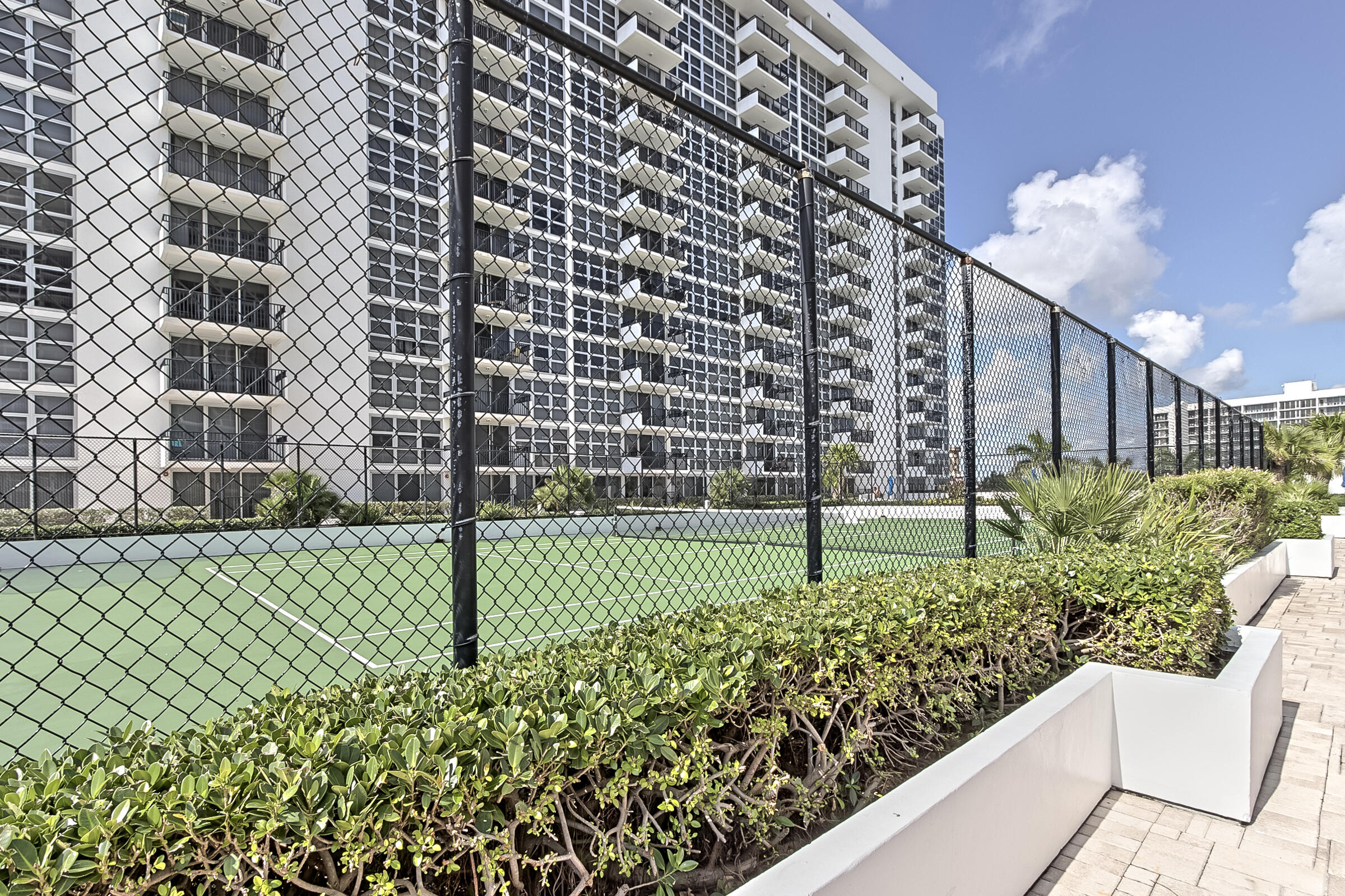 531 N Ocean Boulevard 1811 Property Photo 45