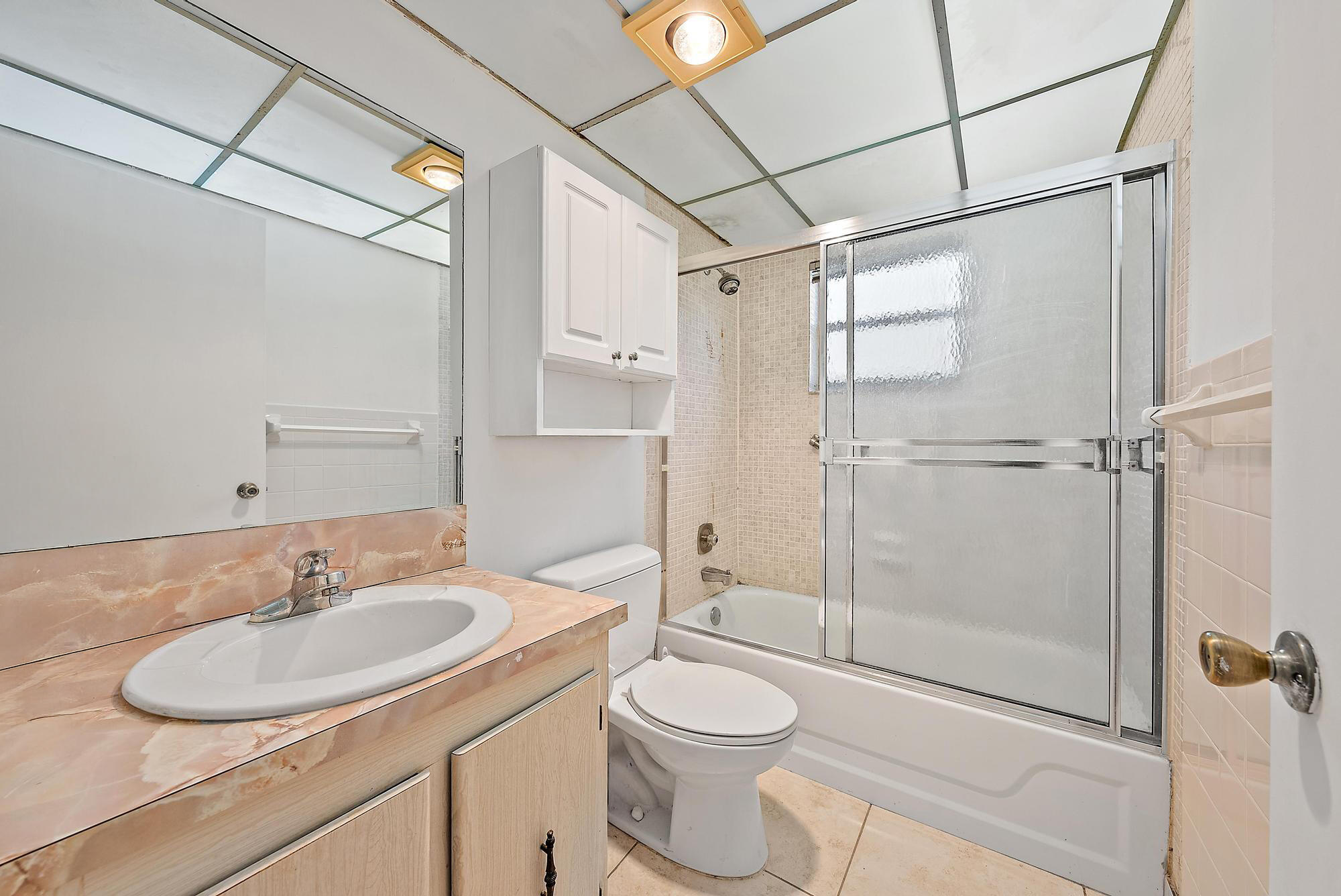 869 S Flanders S Property Photo 4