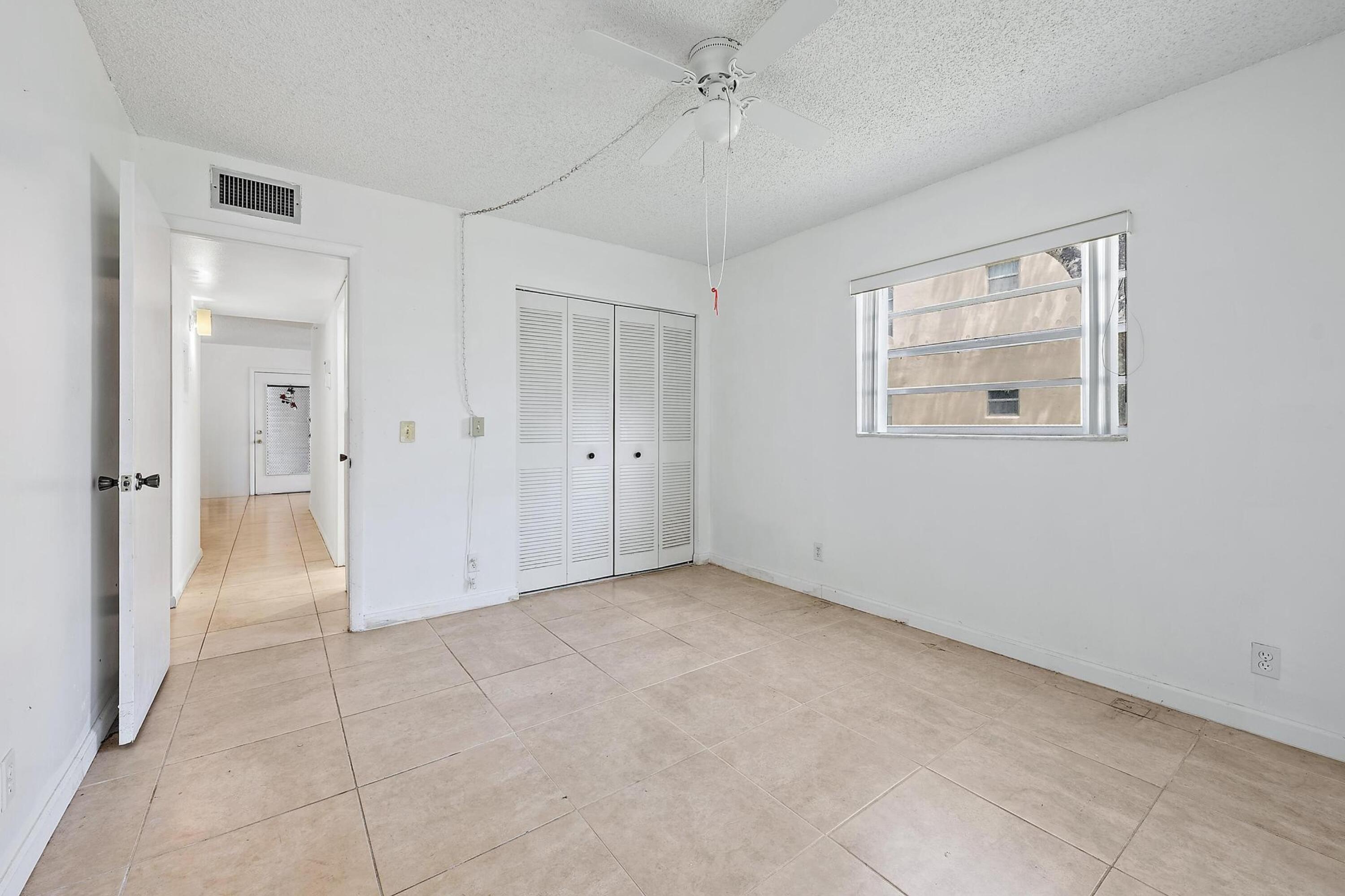 869 S Flanders S Property Photo 6