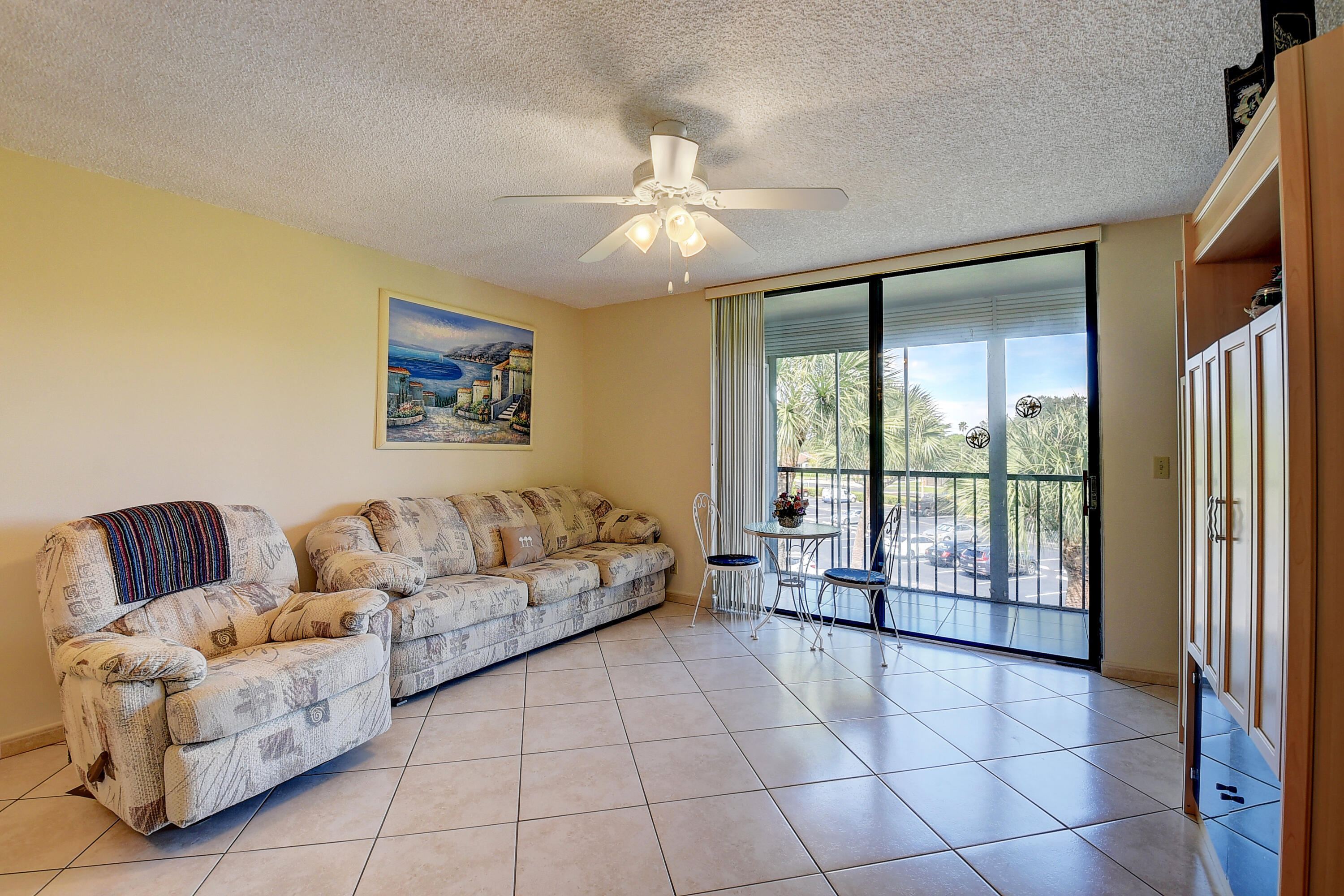 5370 Las Verdes Circle 324 Property Photo 9