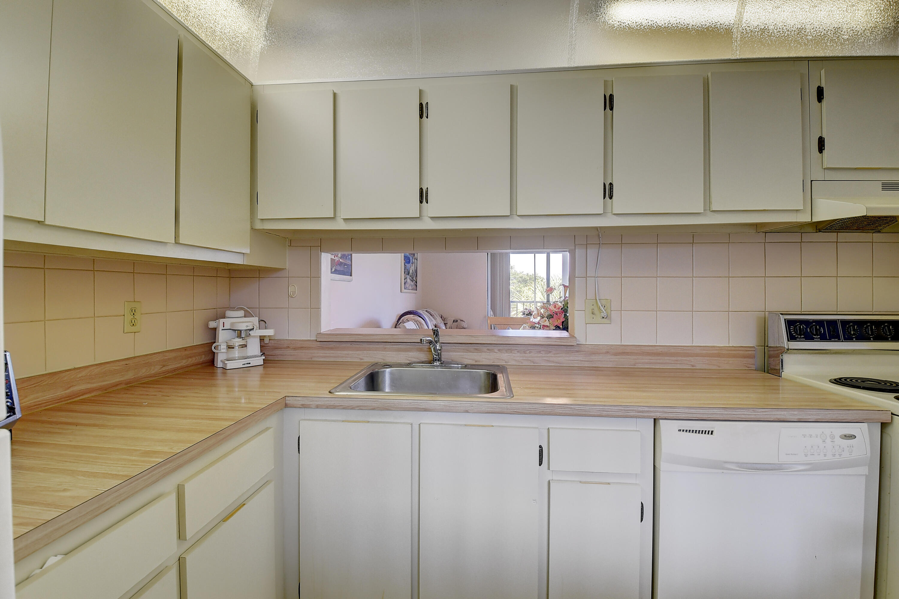 5370 Las Verdes Circle 324 Property Photo 14