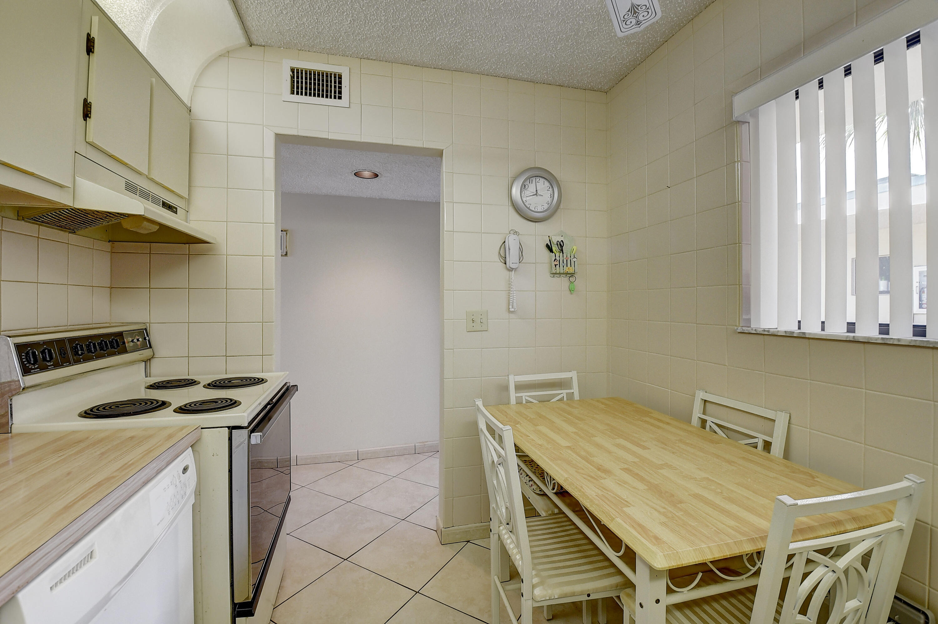 5370 Las Verdes Circle 324 Property Photo 15