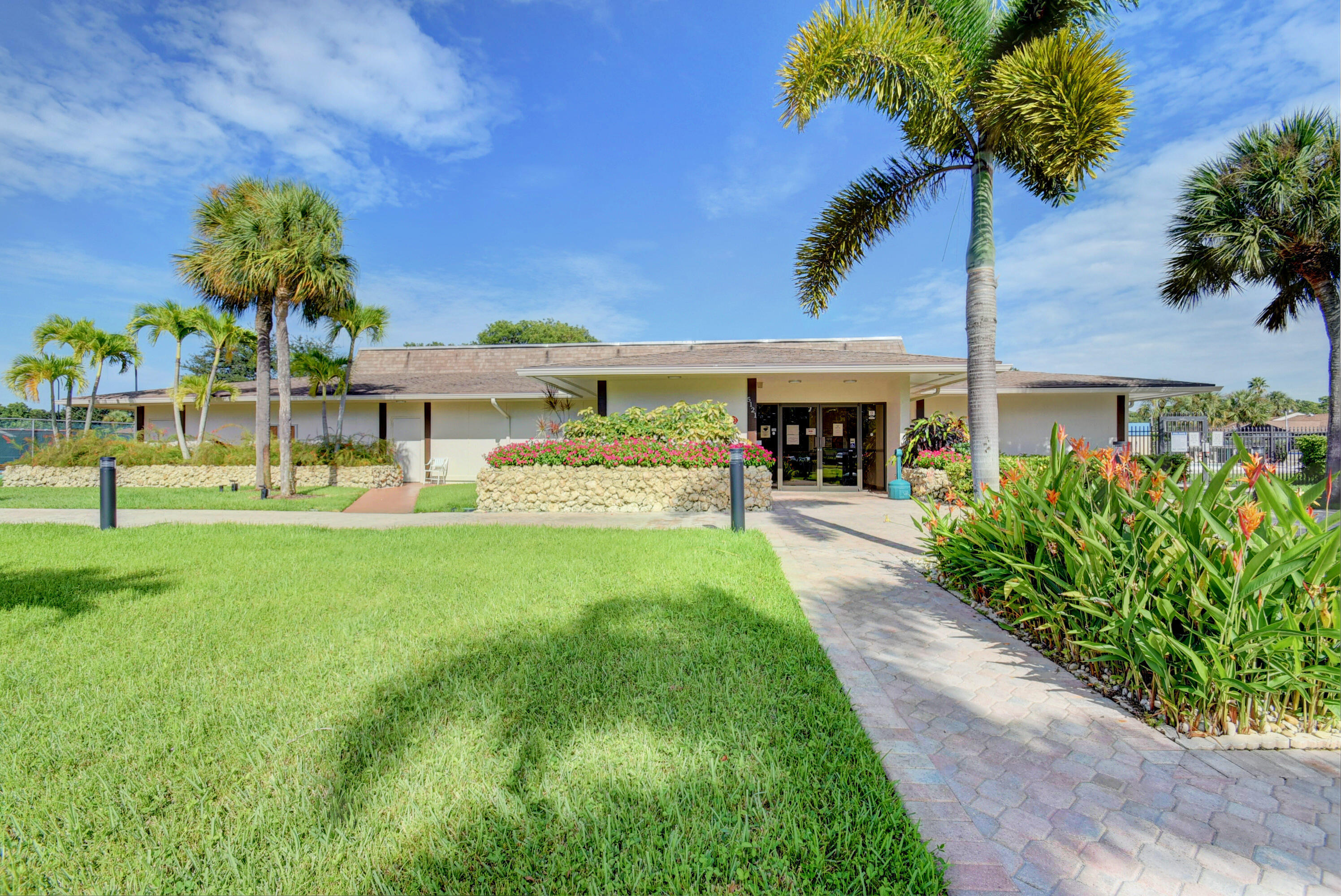 5370 Las Verdes Circle 324 Property Photo 43