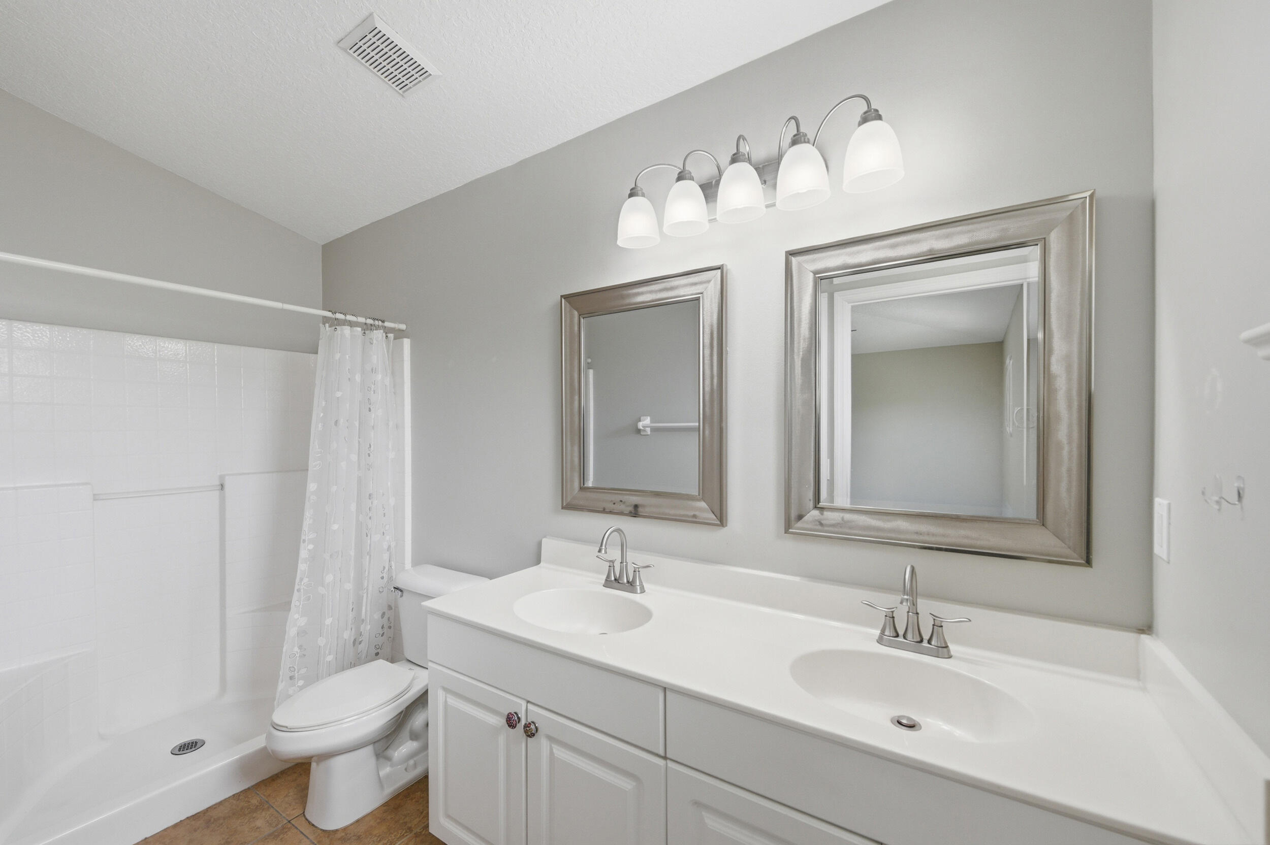 1707 Se Manth Lane Property Photo 18