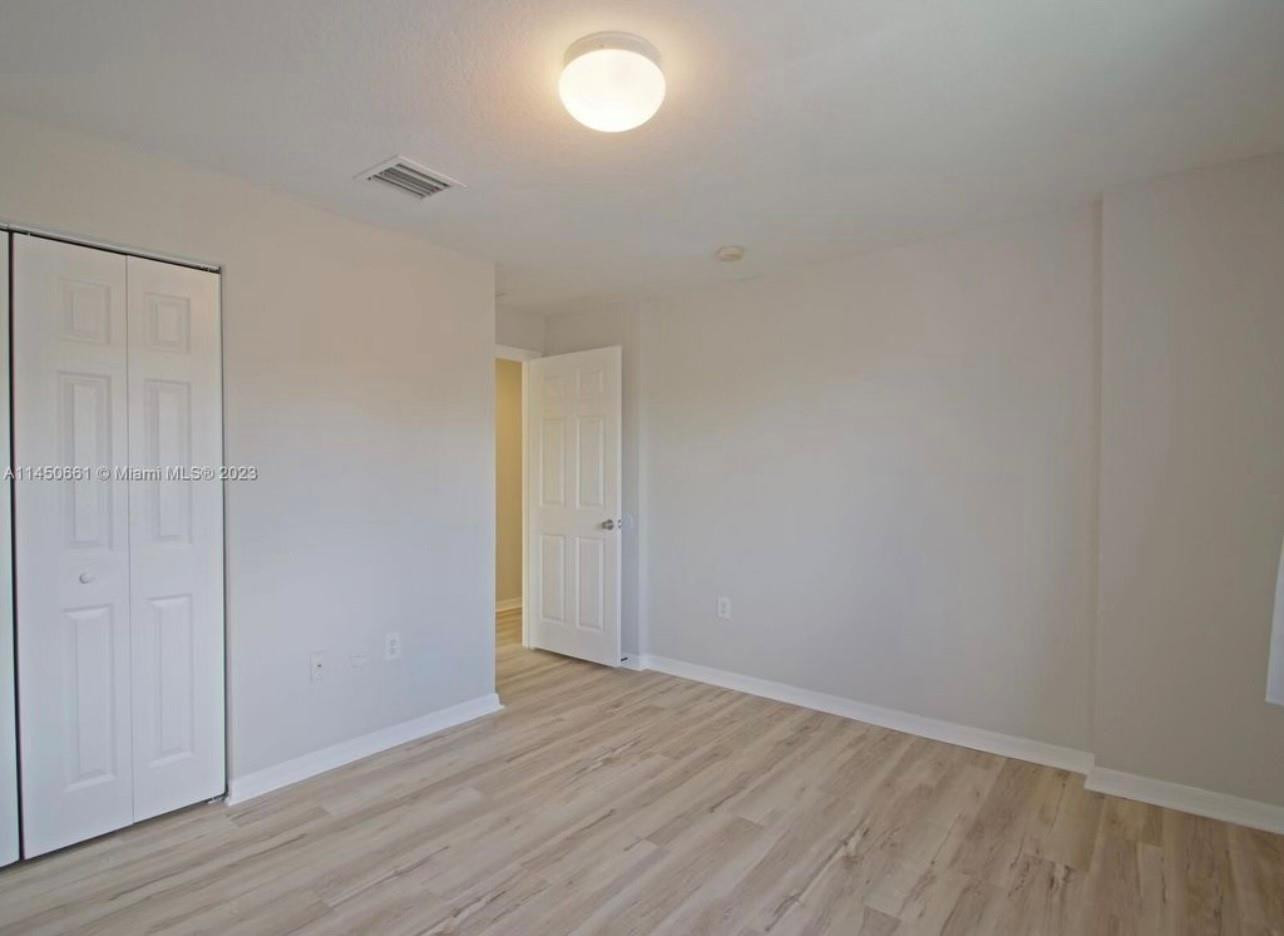 6030 Sw 19th Place Property Photo 11