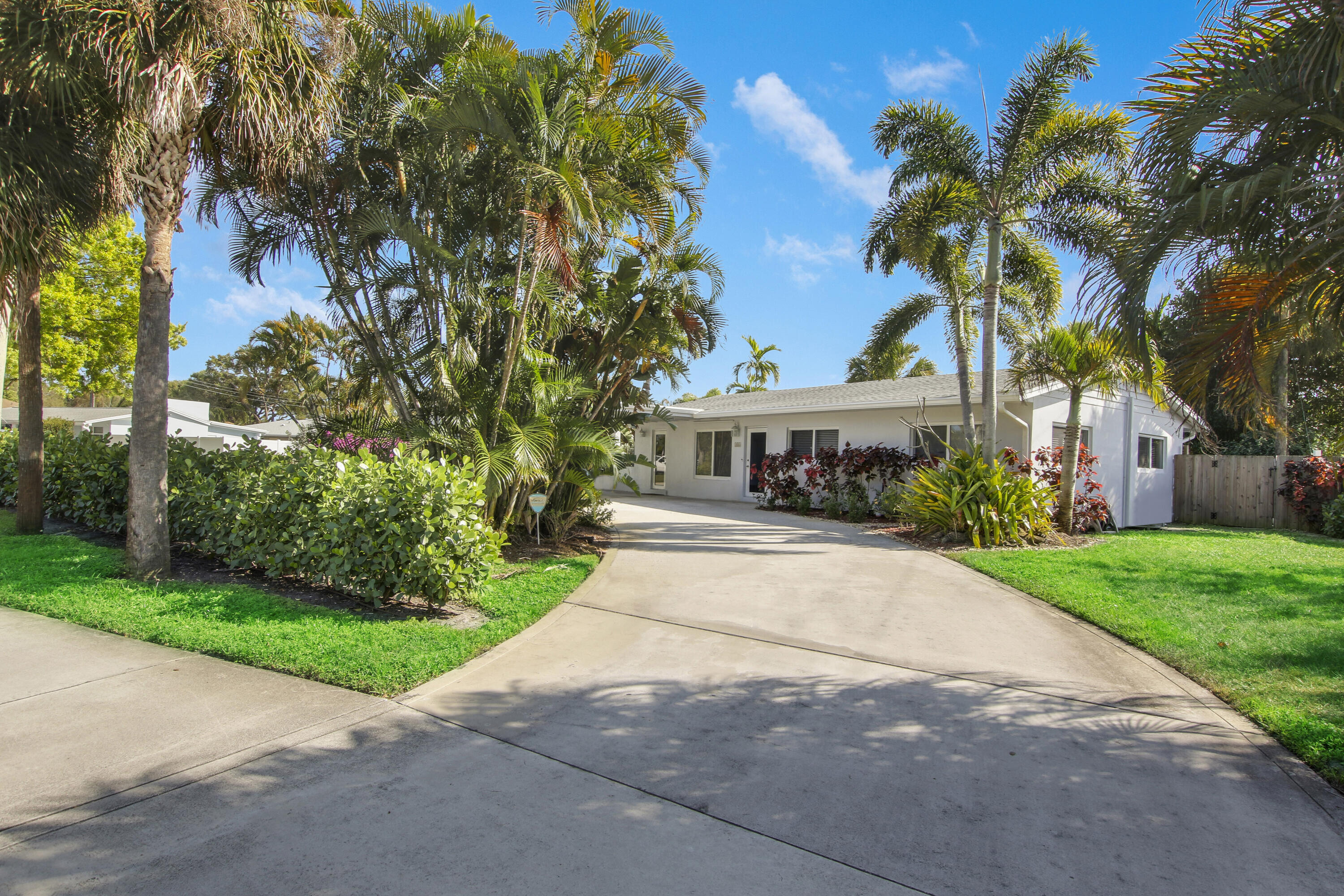 466 Tequesta Drive Property Photo 1