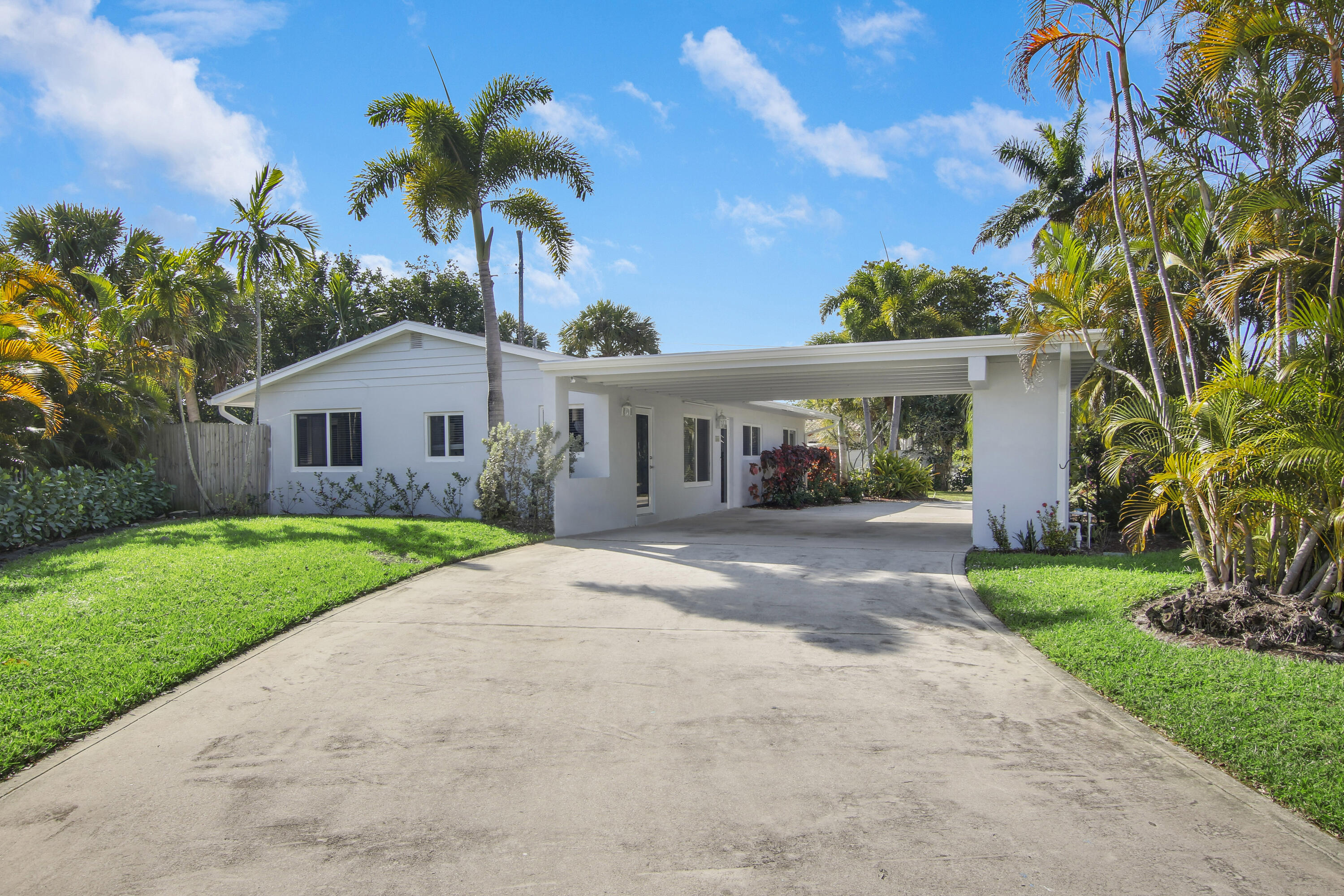 466 Tequesta Drive Property Photo 18