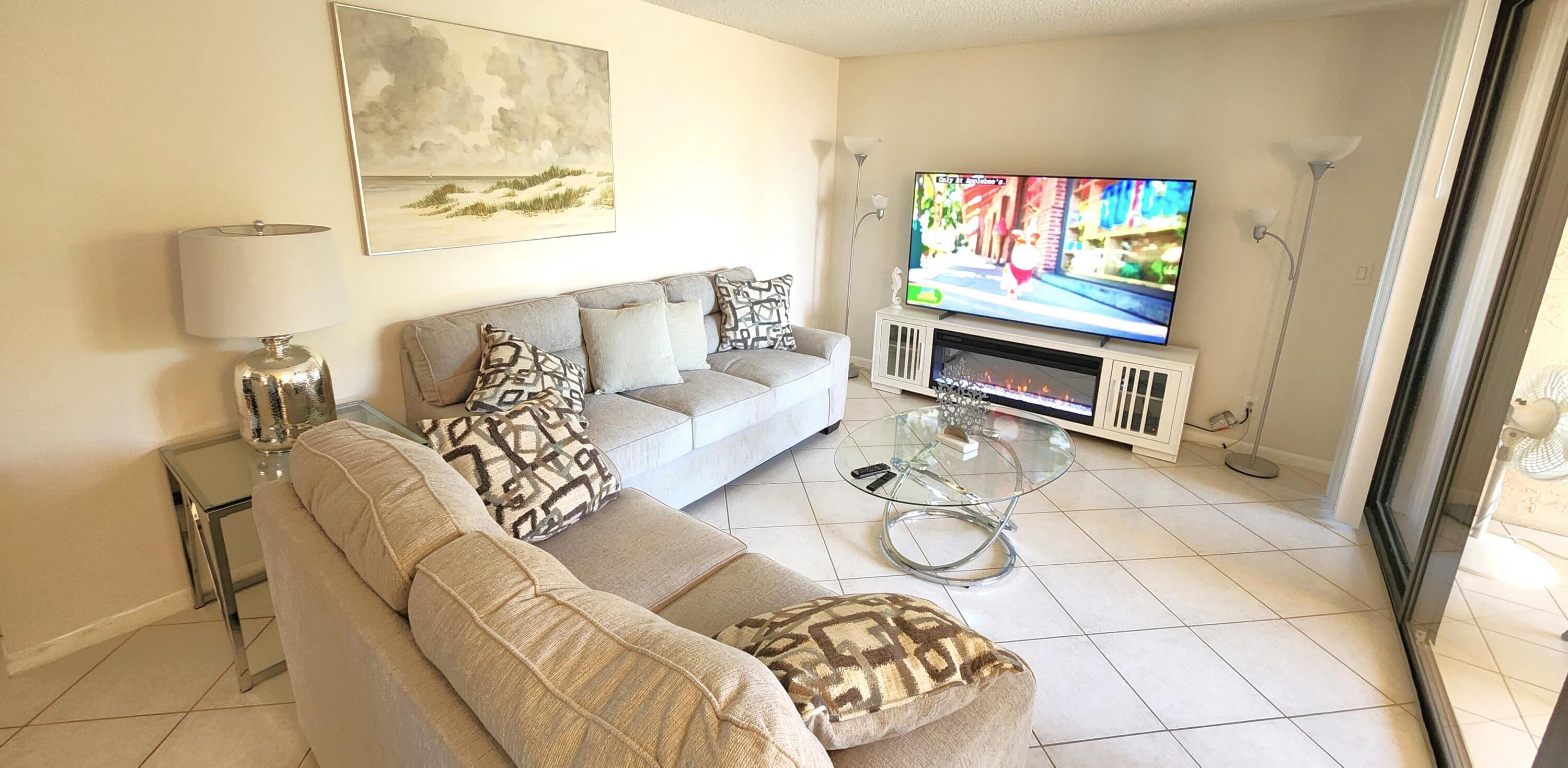 750 Egret Circle 6404 Property Photo 3