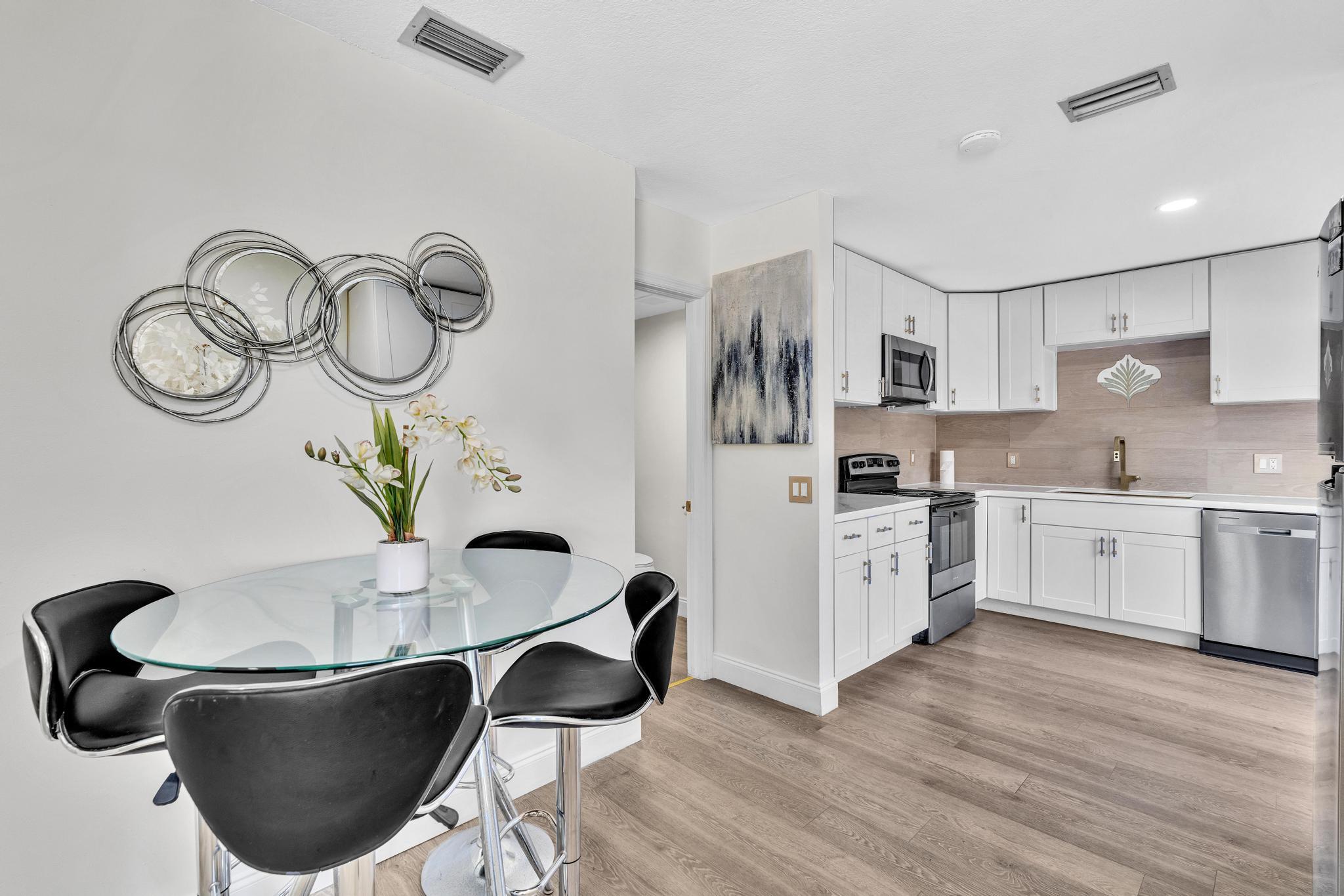 6663 Via Regina Property Photo 1