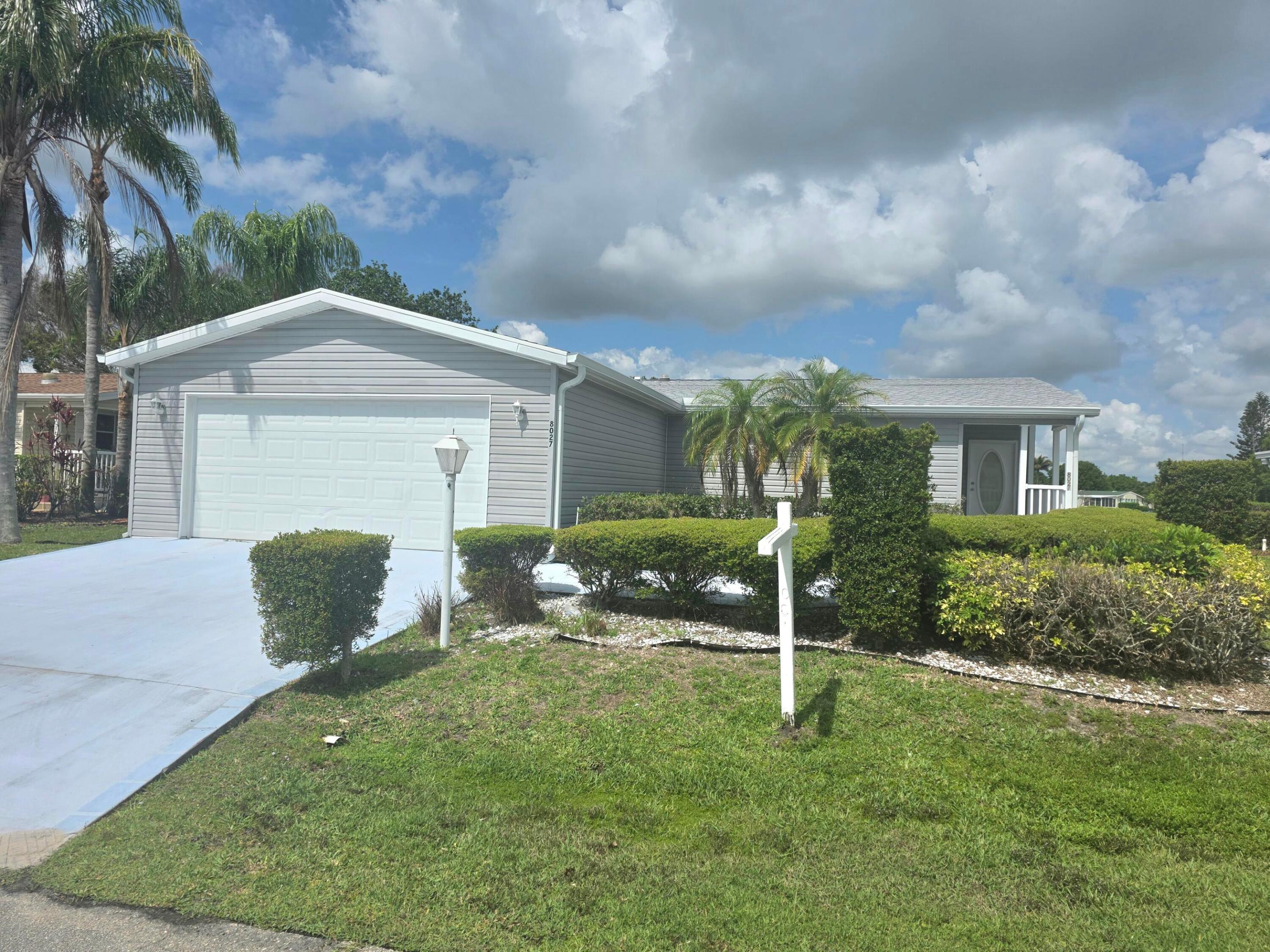 8027 9th Hole Drive Property Photo 1