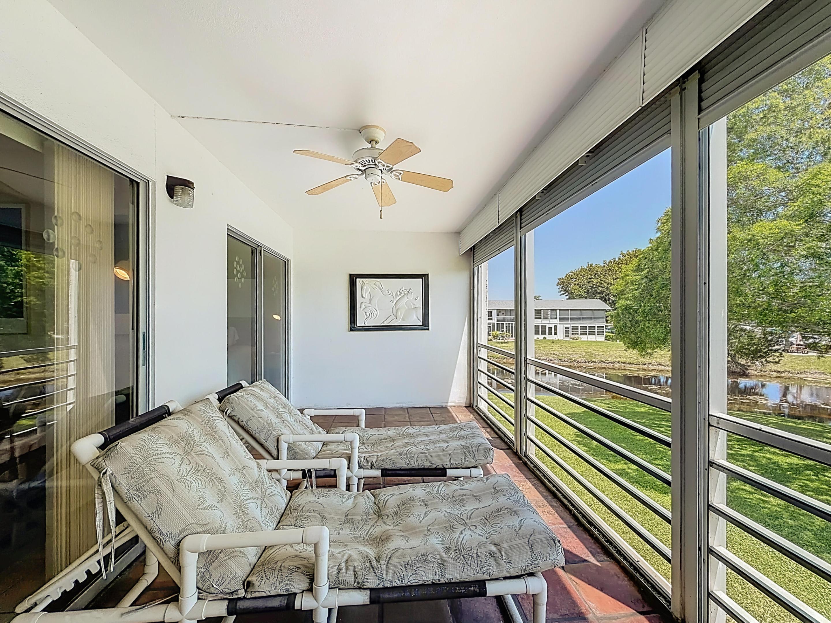 2114 Oakridge V Property Photo 16