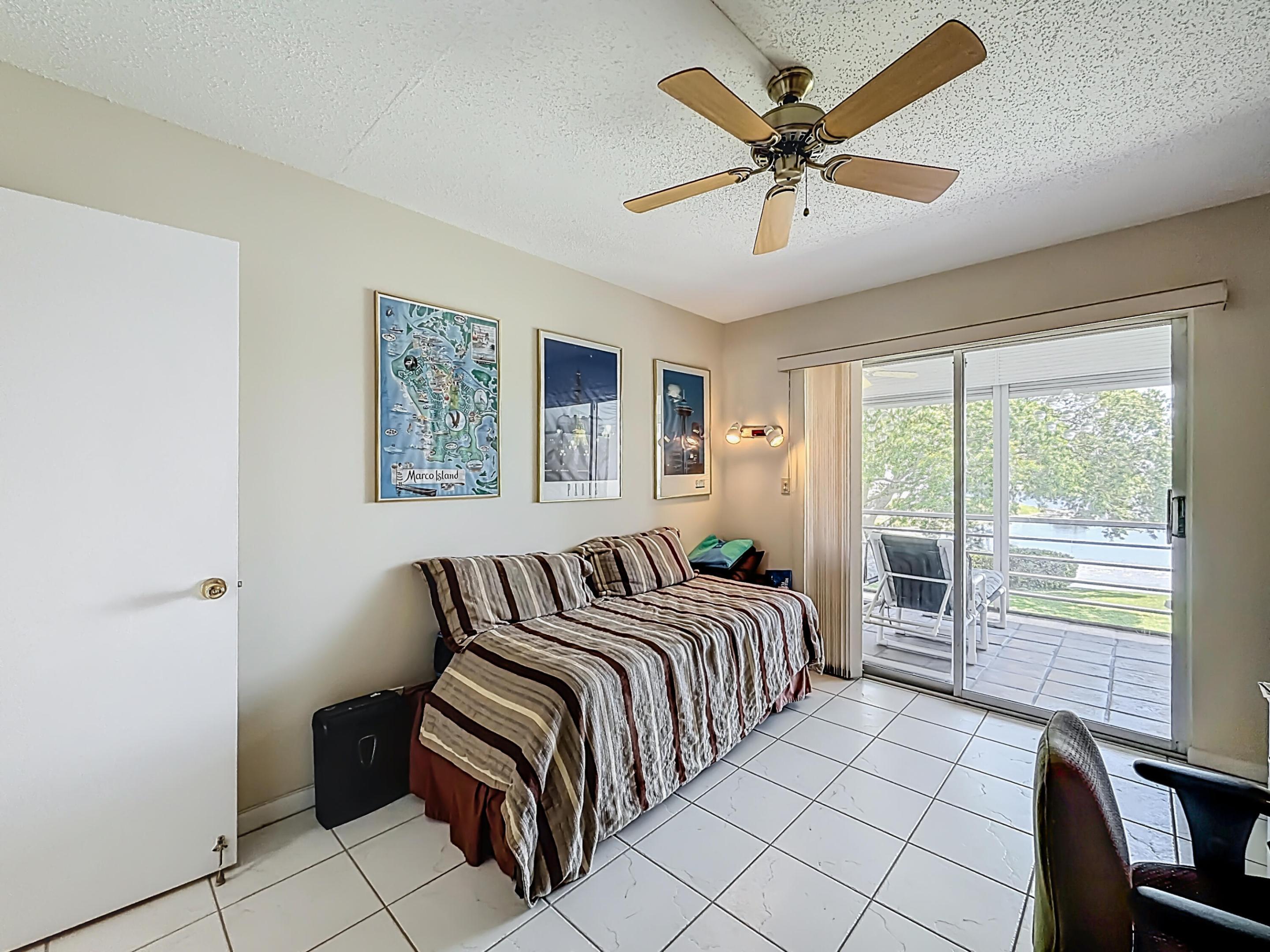 2114 Oakridge V Property Photo 23