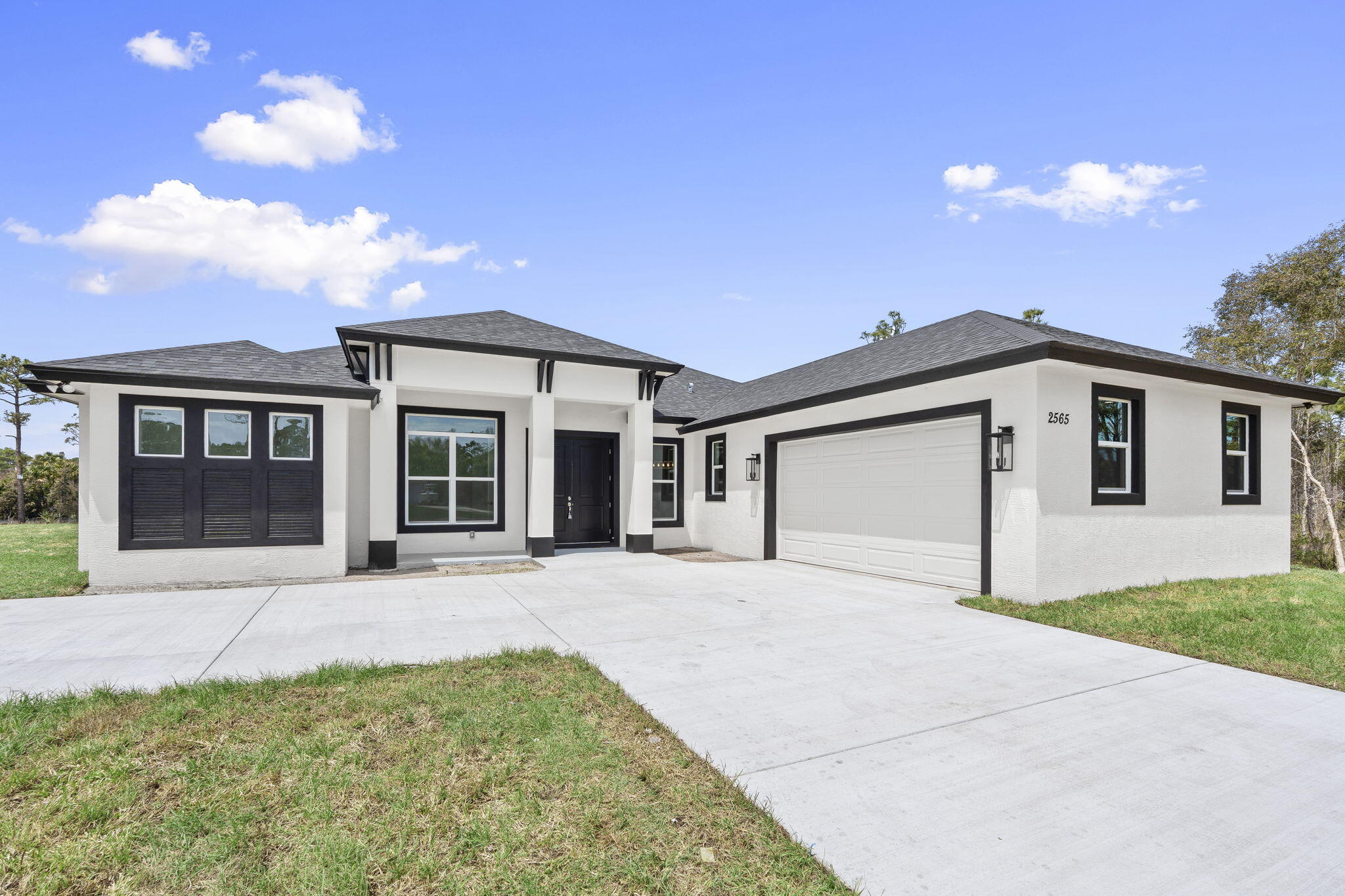 2565 Dyer Road Property Photo 3
