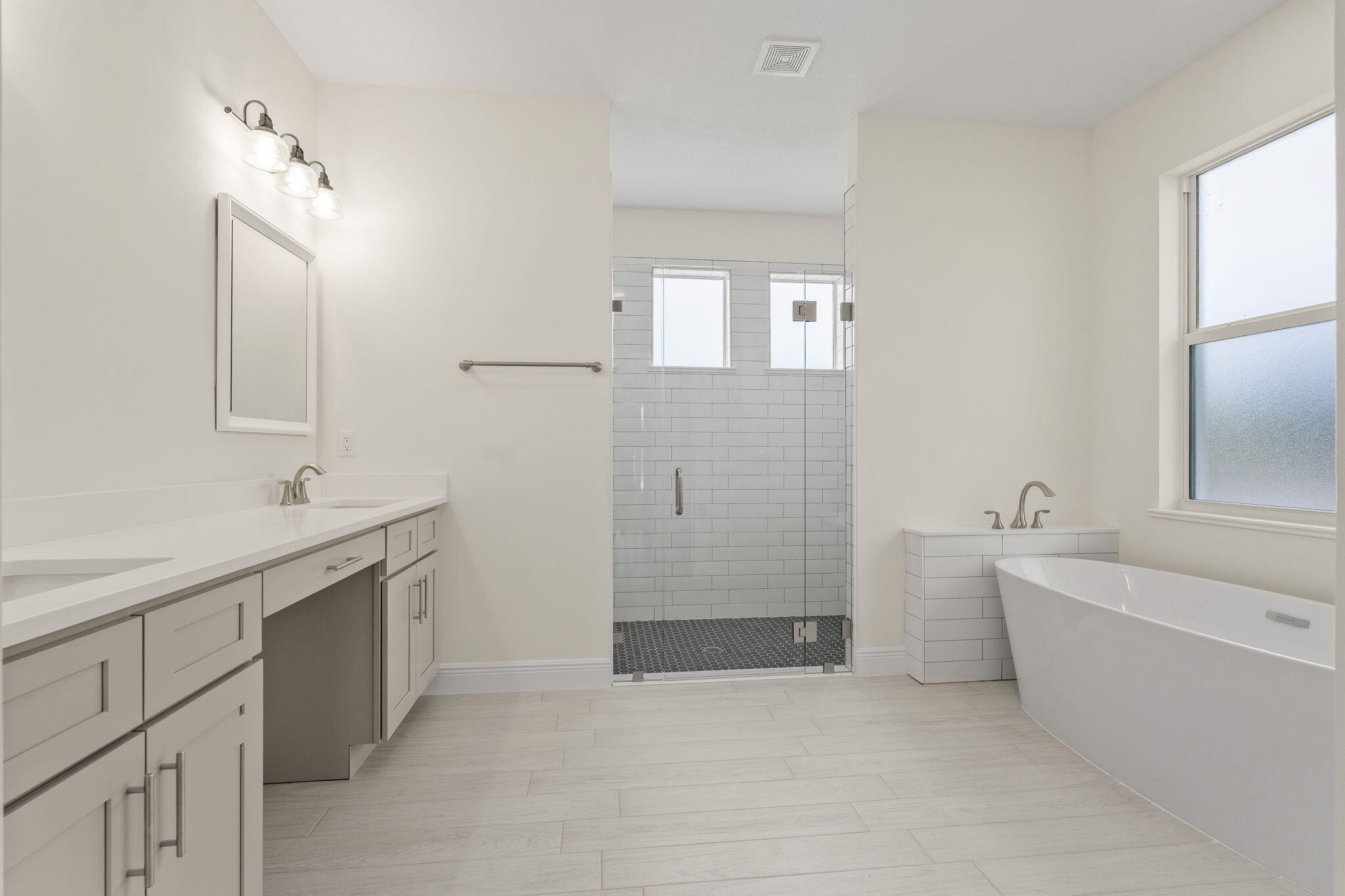 2565 Dyer Road Property Photo 10