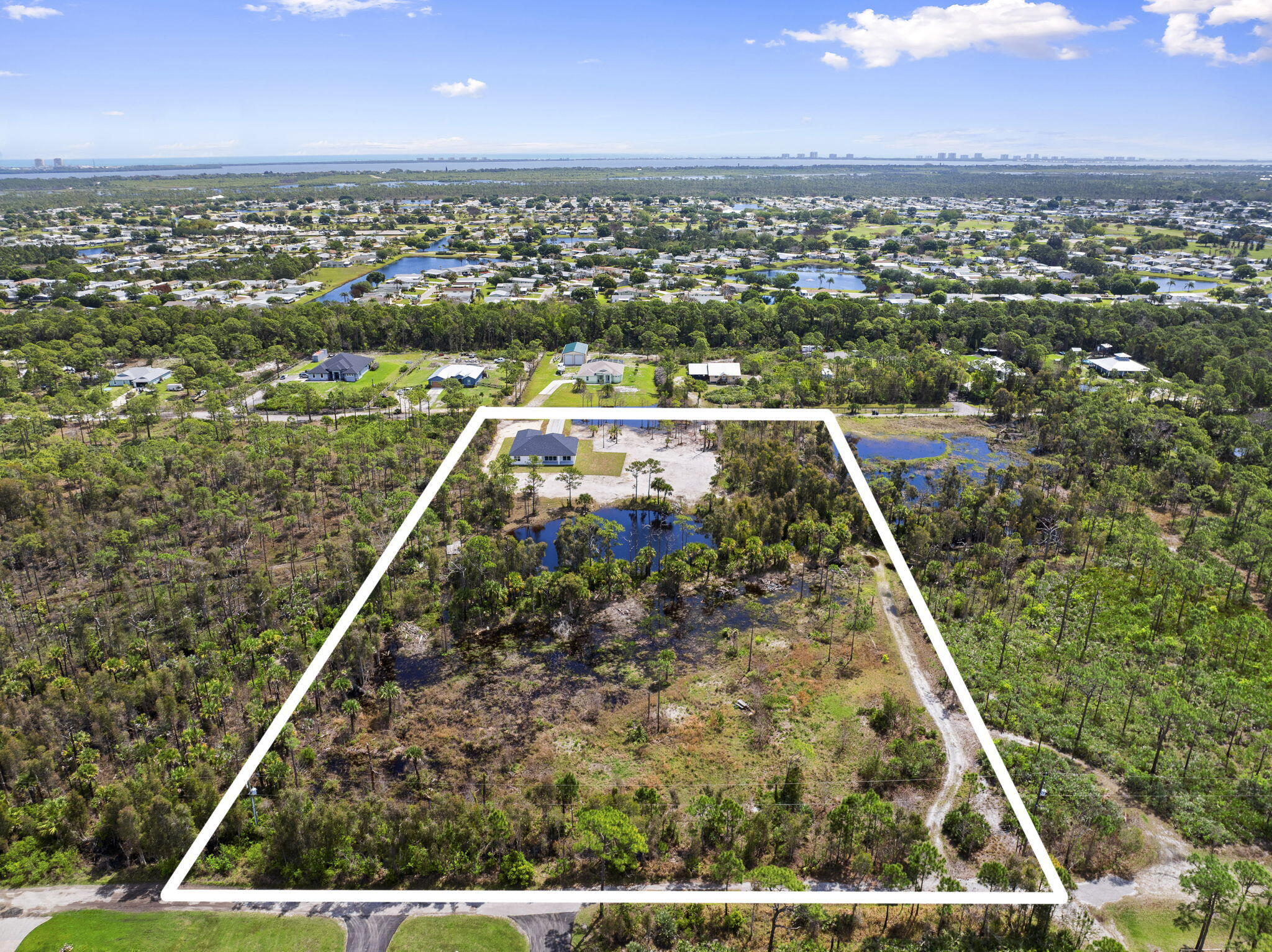 2565 Dyer Road Property Photo 20