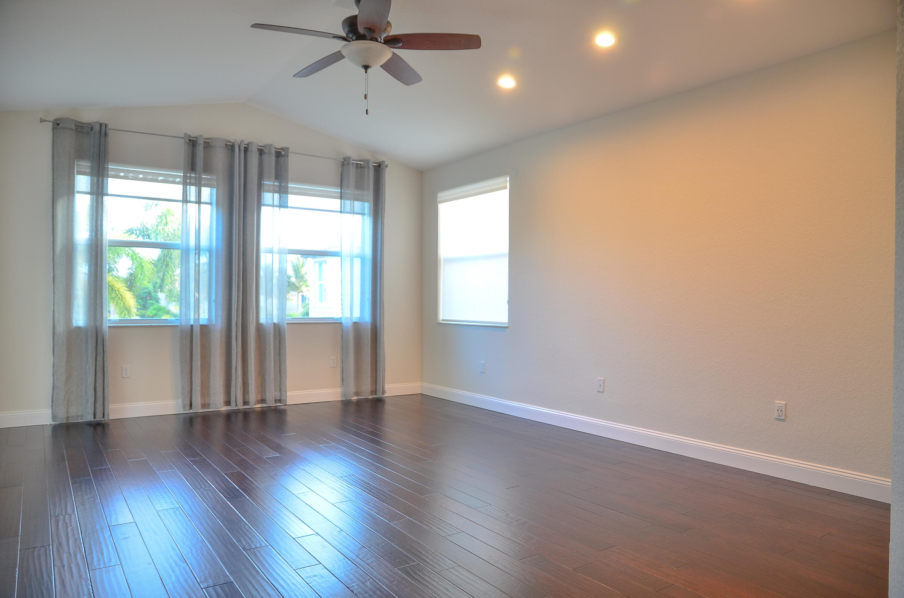 9720 Phipps Lane Property Photo 14