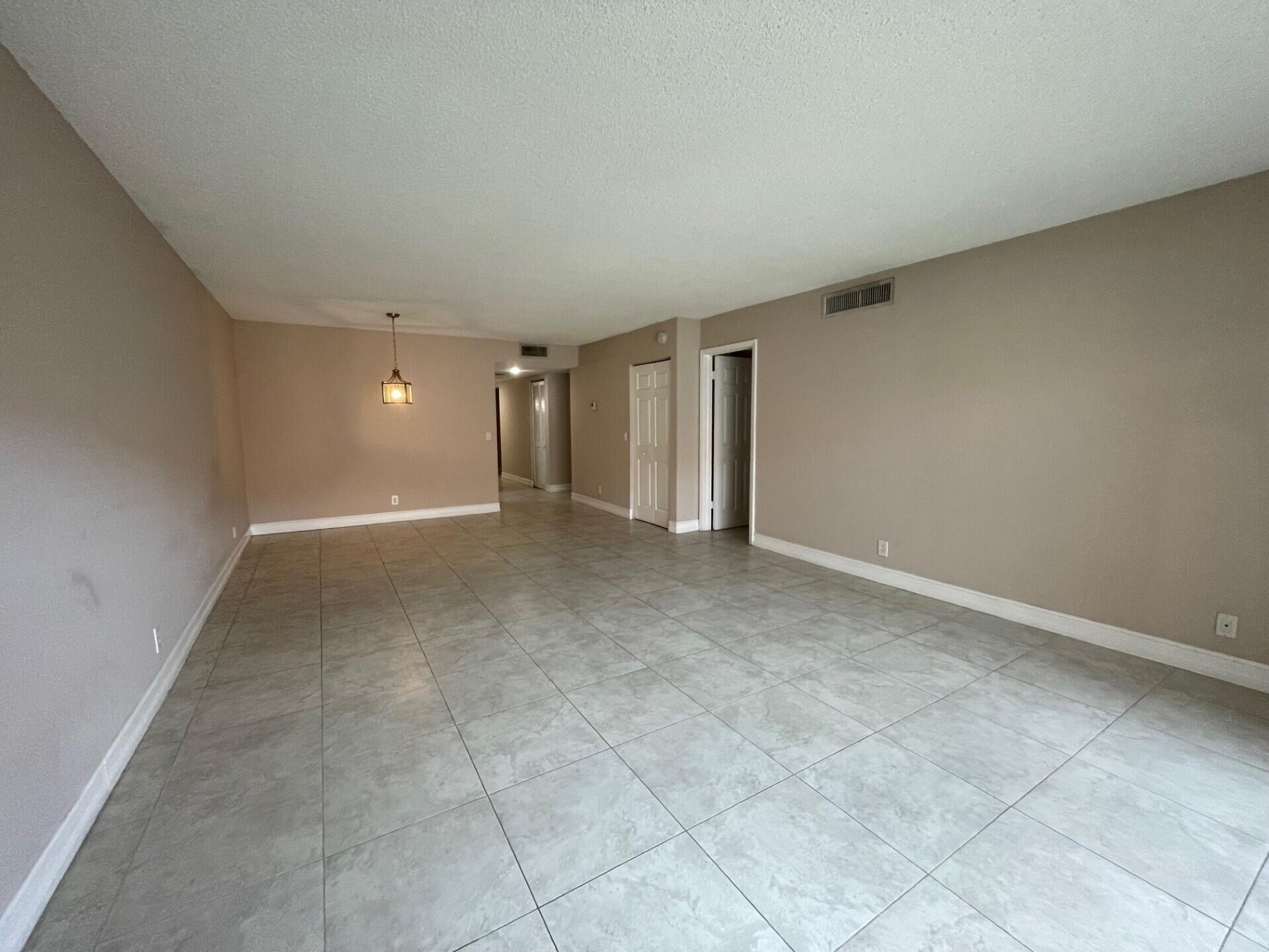 158 Lakeview Drive 202 Property Photo 5