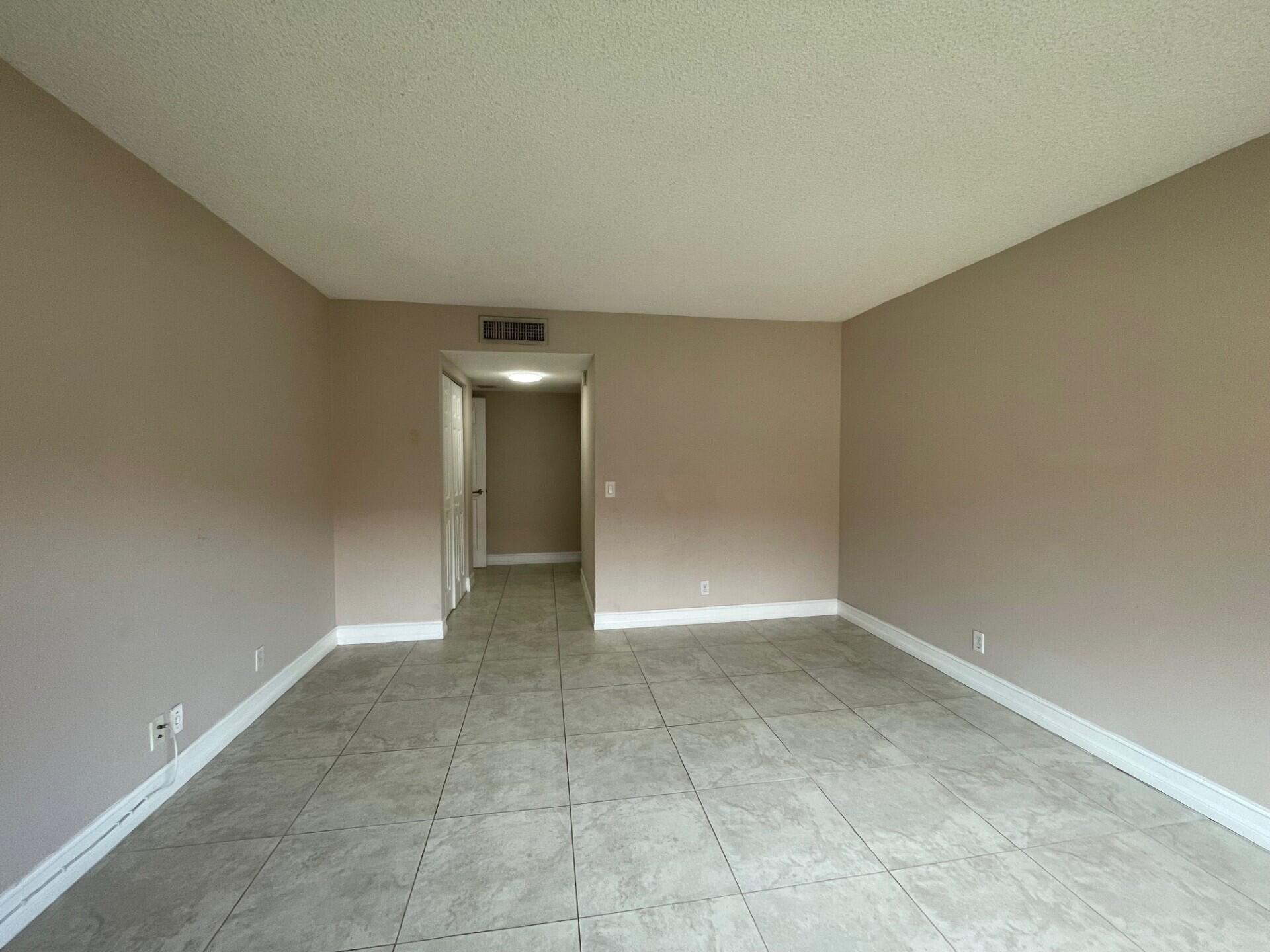 158 Lakeview Drive 202 Property Photo 7