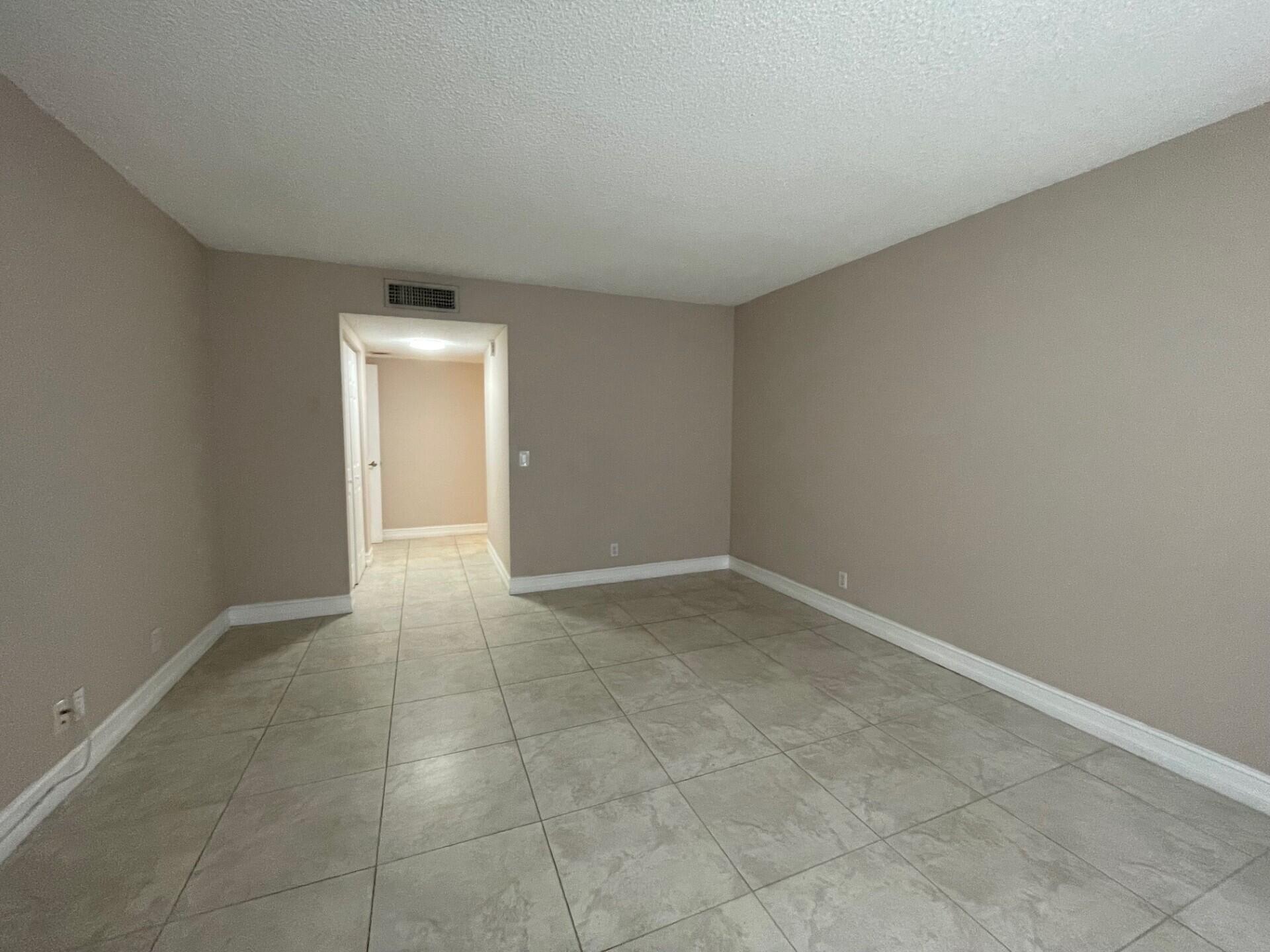 158 Lakeview Drive 202 Property Photo 9