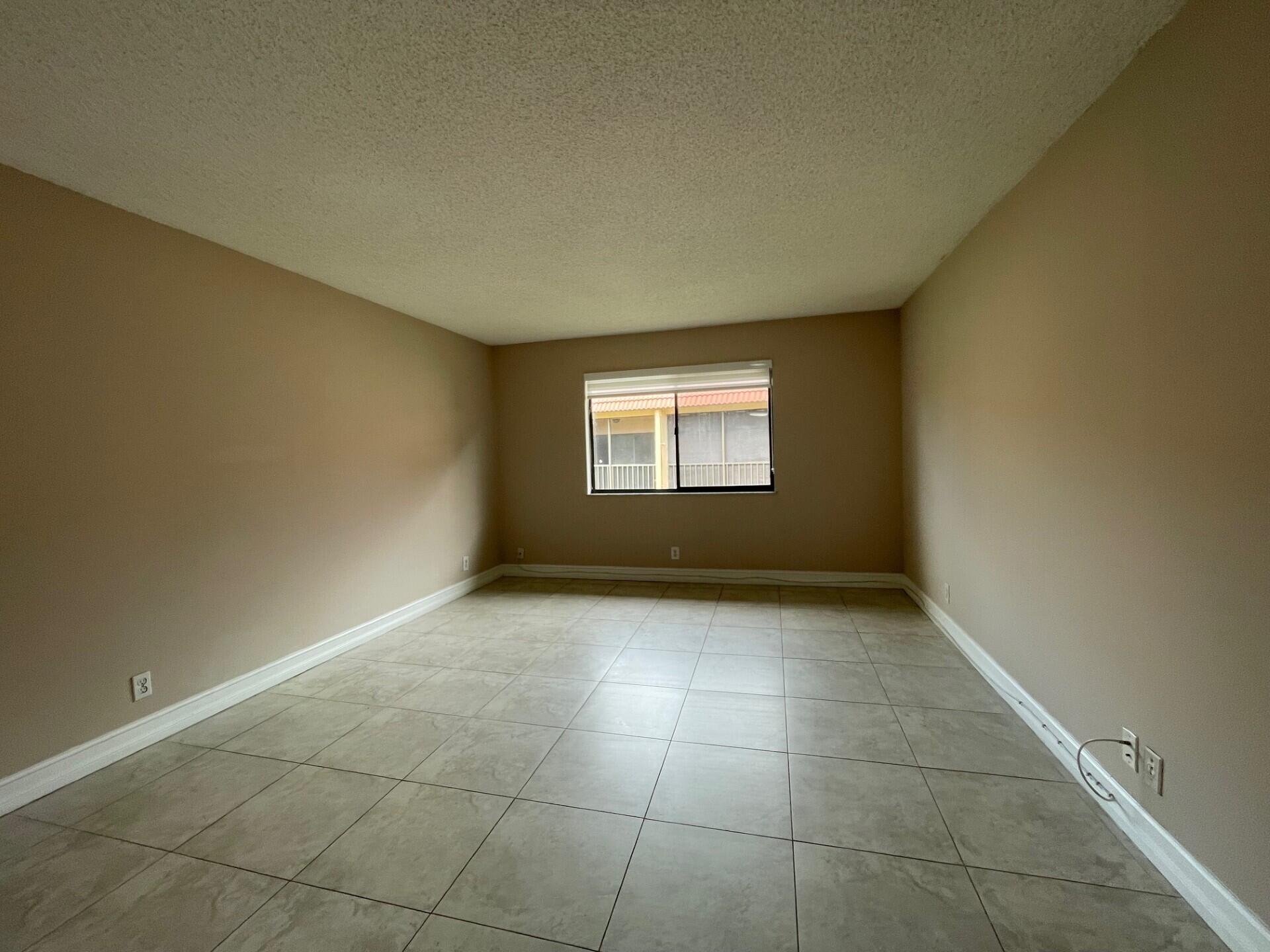 158 Lakeview Drive 202 Property Photo 14