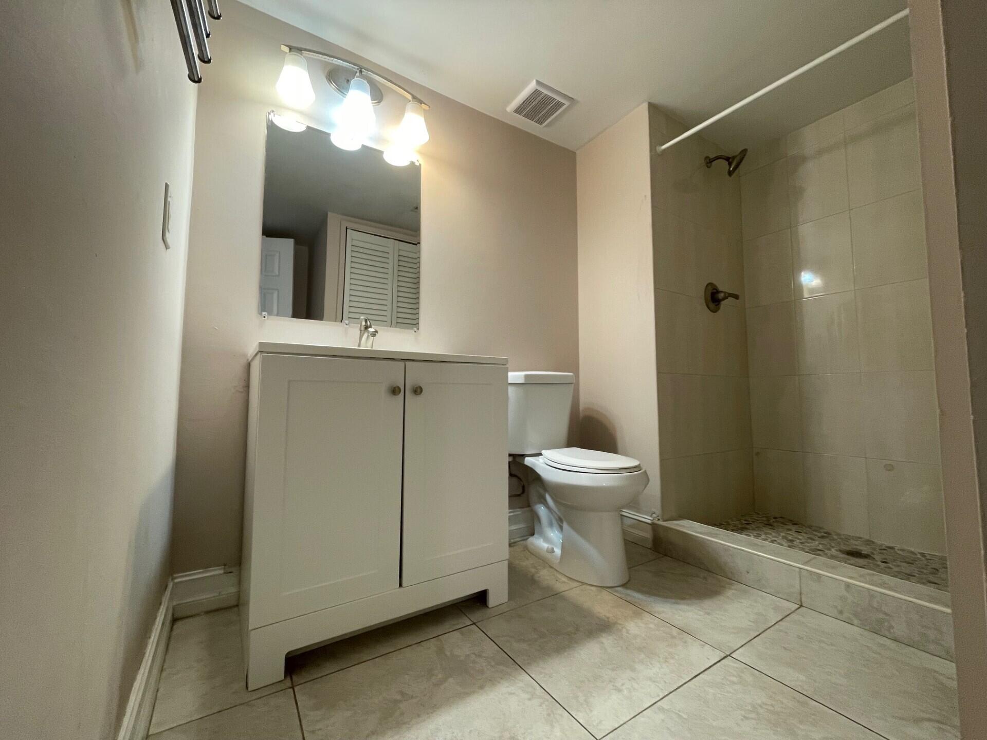 158 Lakeview Drive 202 Property Photo 15