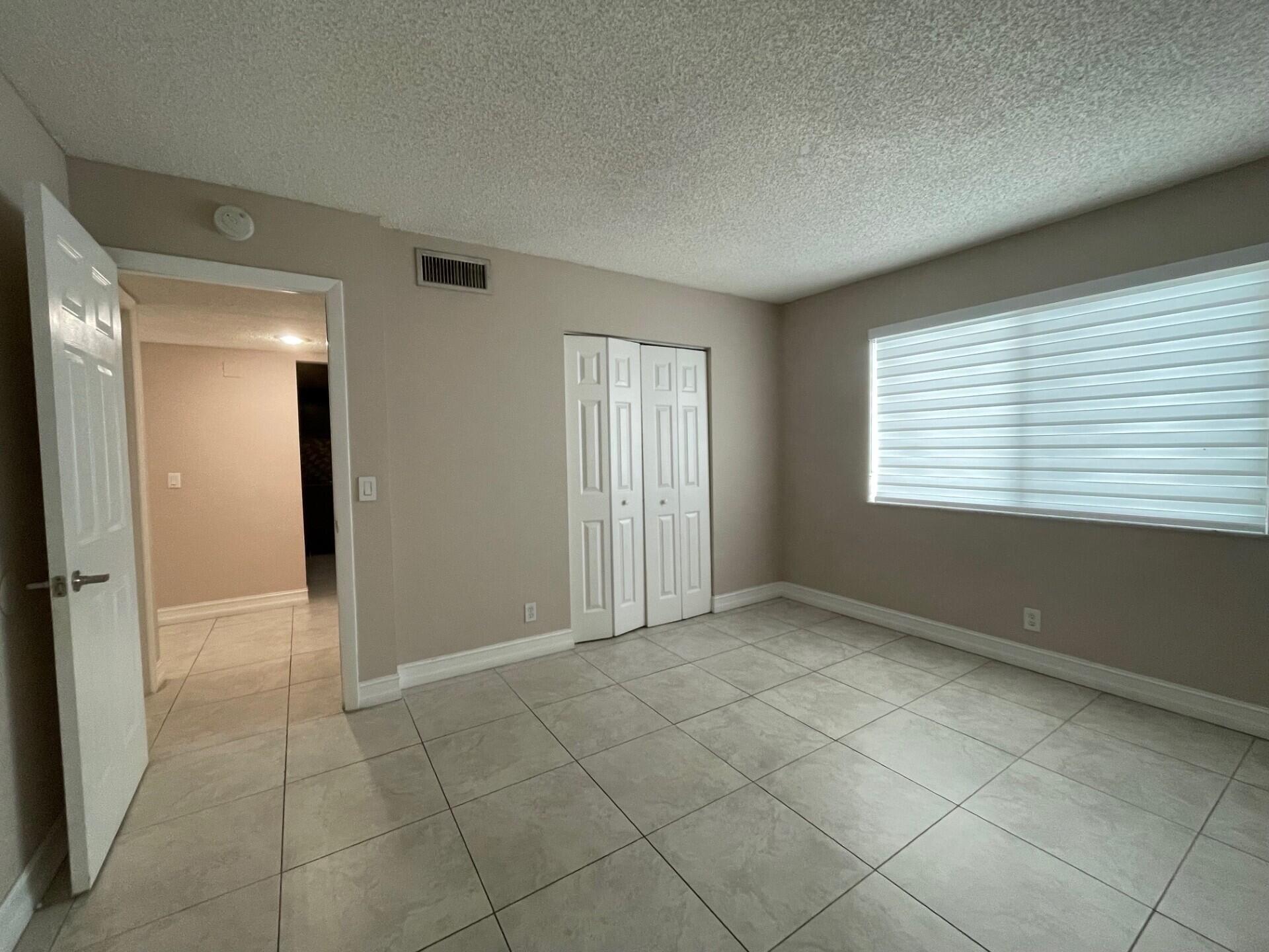 158 Lakeview Drive 202 Property Photo 16