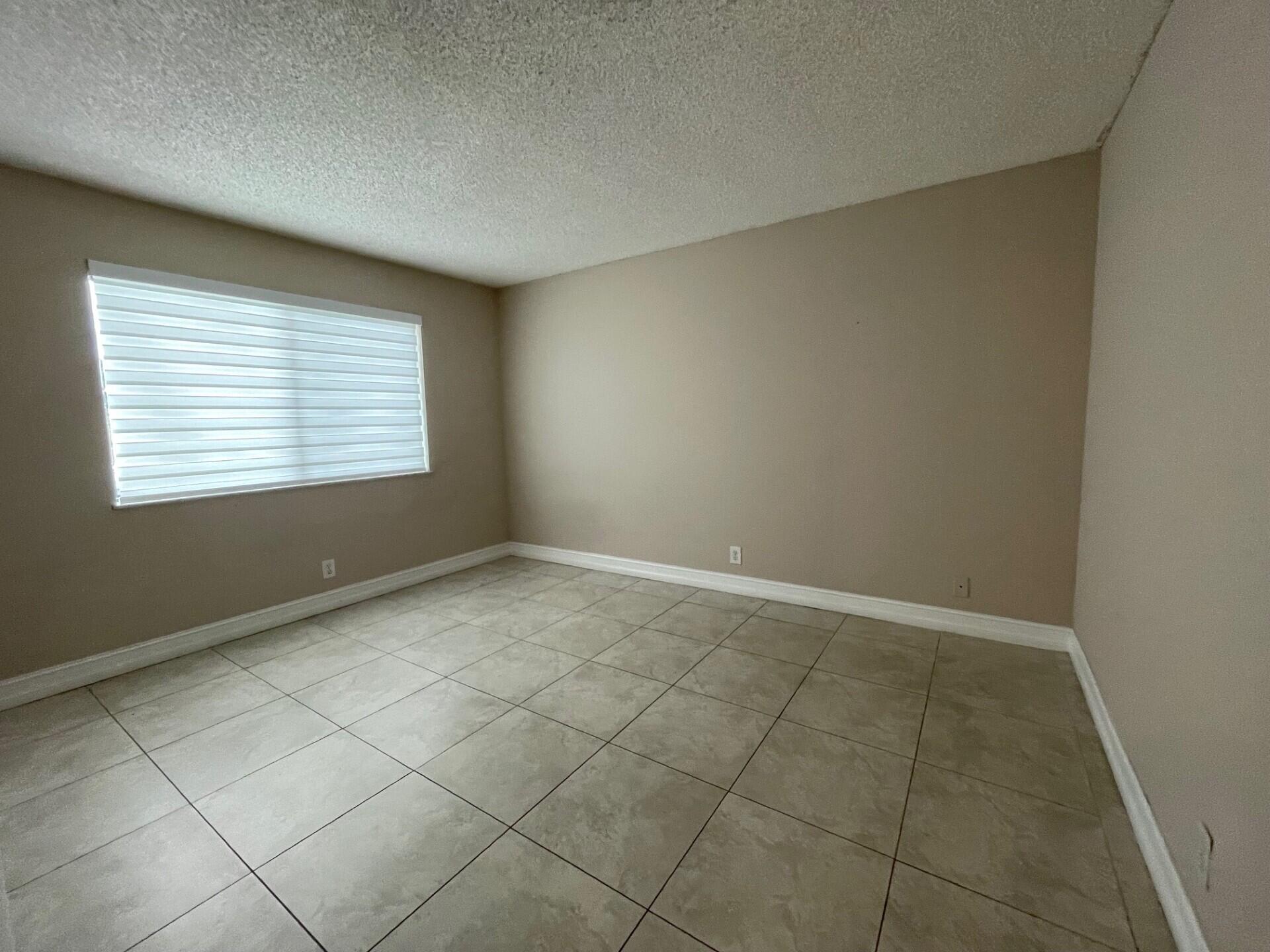 158 Lakeview Drive 202 Property Photo 17