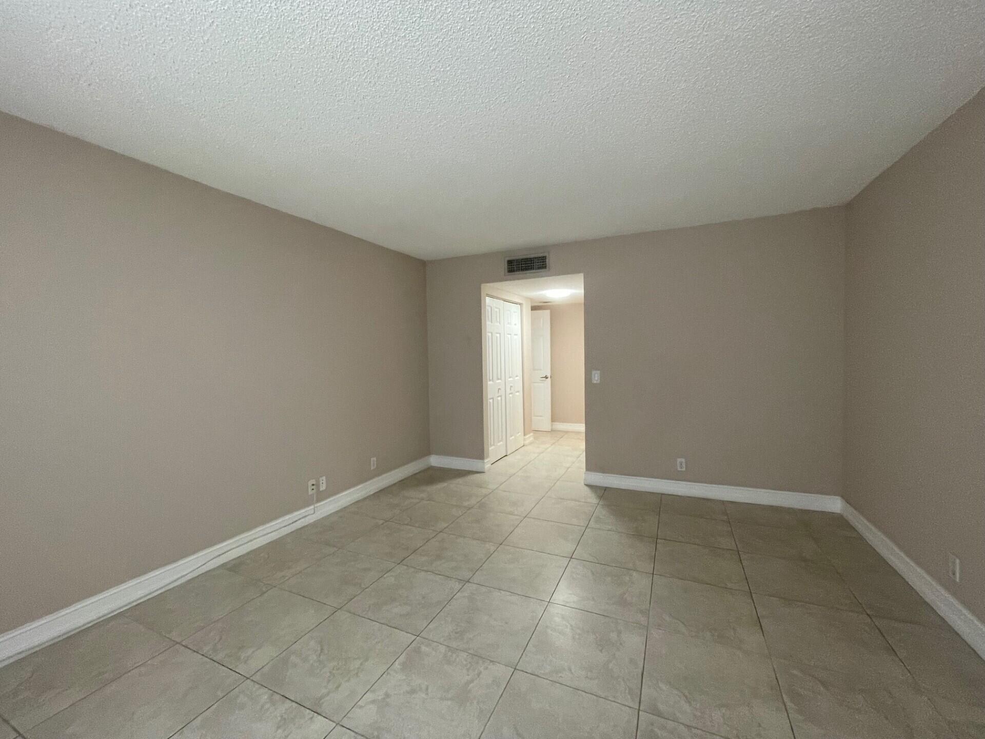 158 Lakeview Drive 202 Property Photo 23