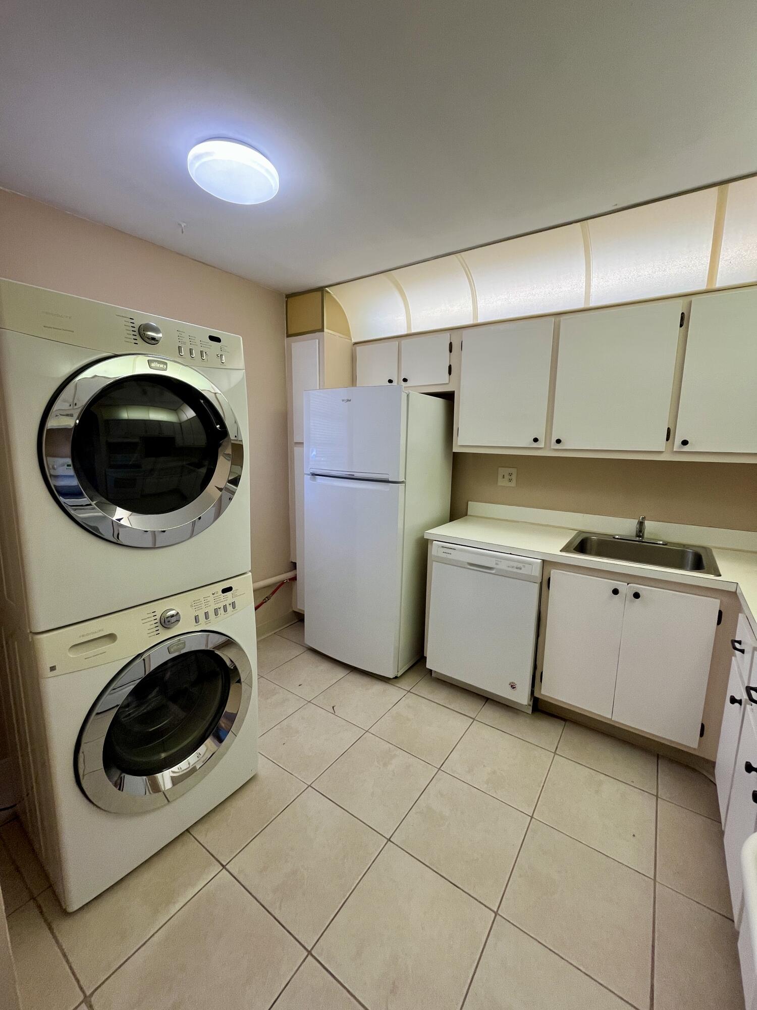 2500 Fiore Way 1110 Property Photo 4