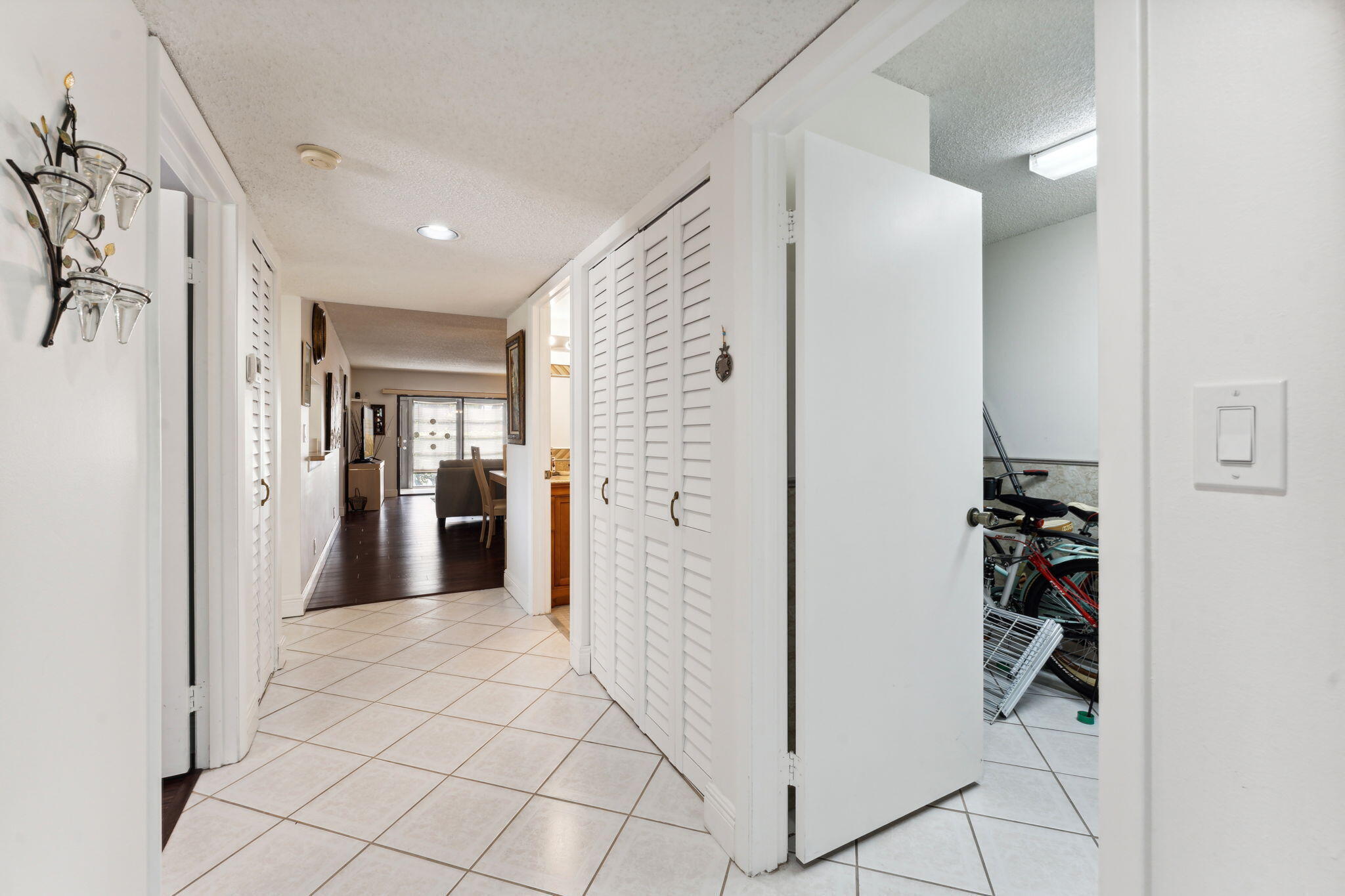 15301 Pembridge Avenue 43 Property Photo 19