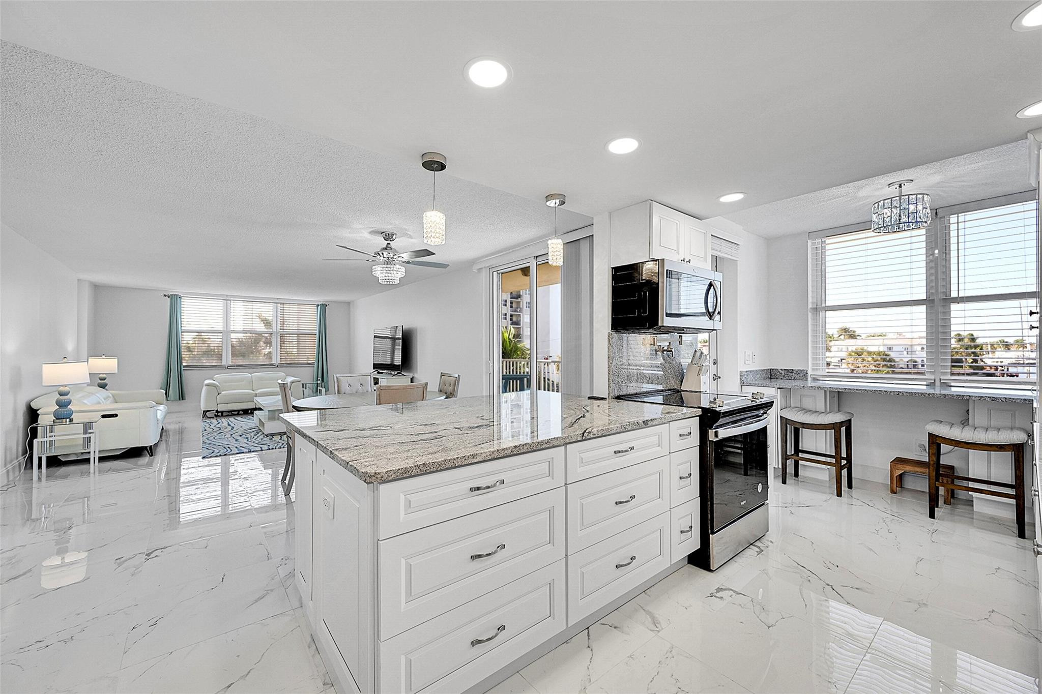 1401 S Ocean Drive 304 Property Photo 10