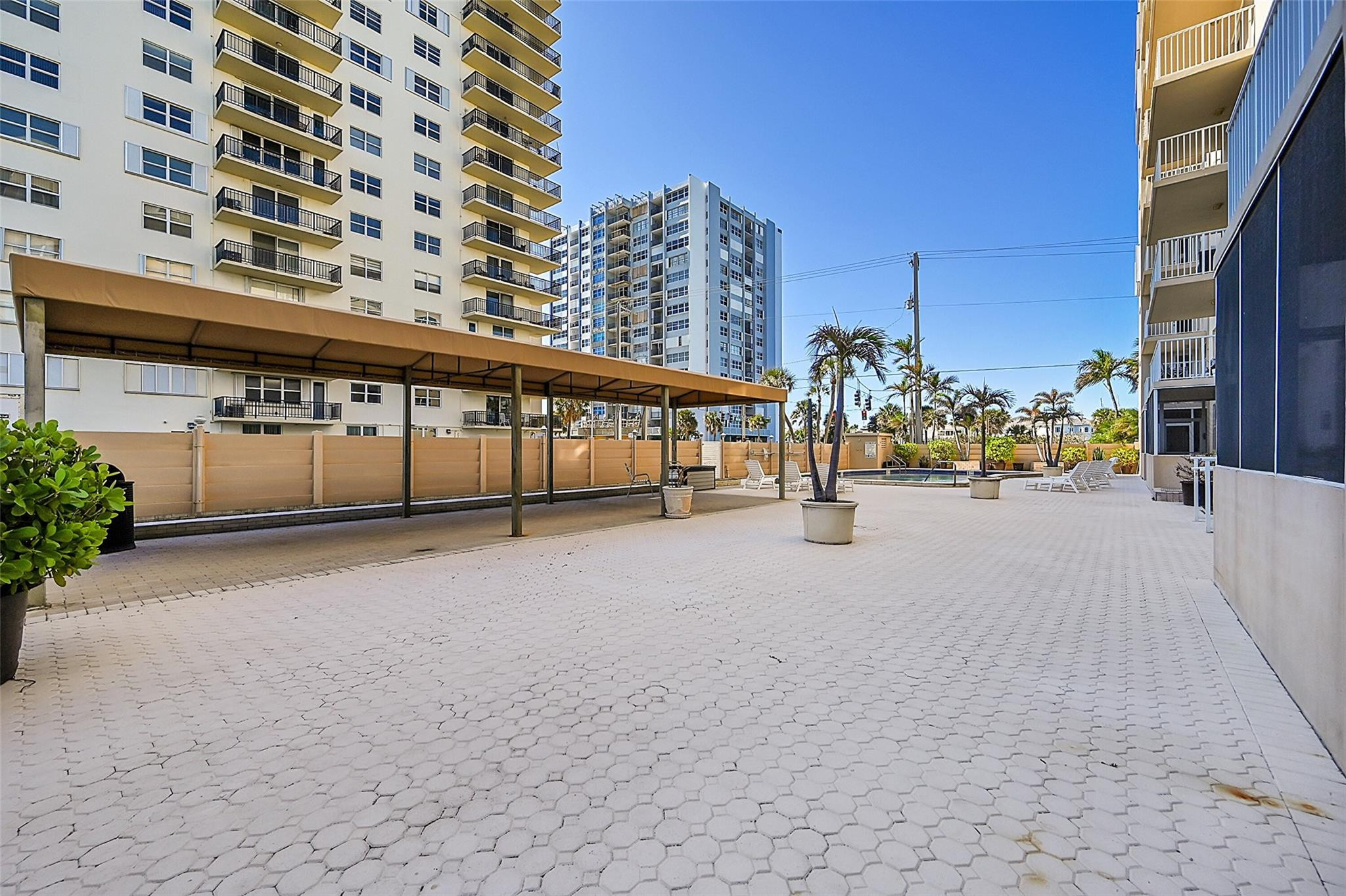 1401 S Ocean Drive 304 Property Photo 43
