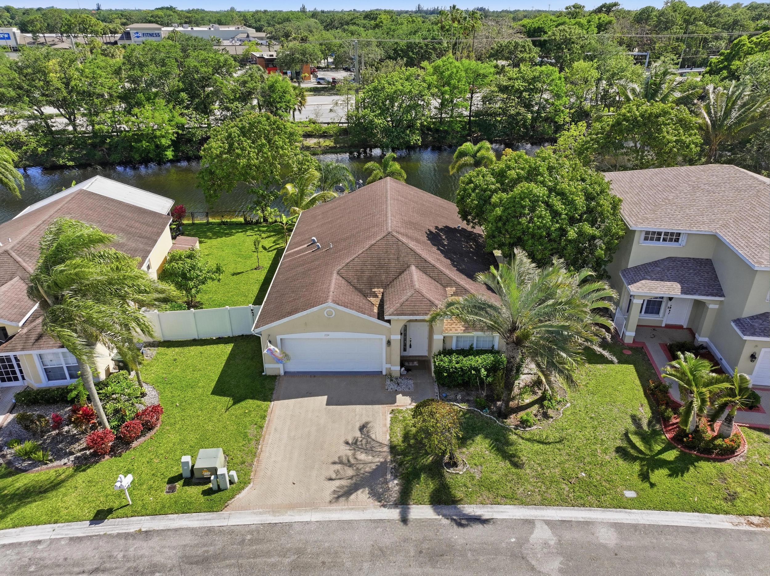 1724 Sawgrass Circle Property Photo 1