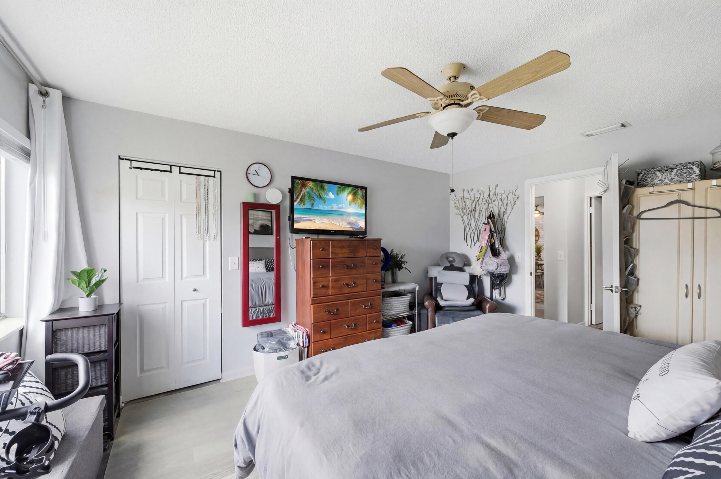 5883 La Paseos Drive D-2 Property Photo 13