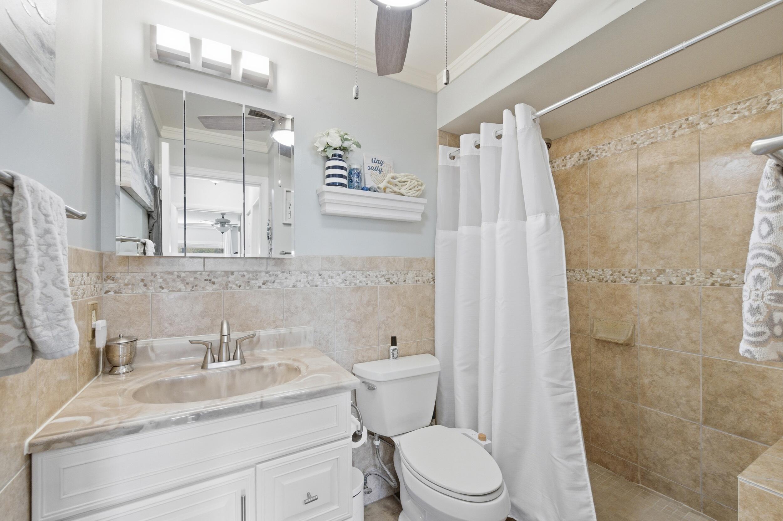 5883 La Paseos Drive D-2 Property Photo 15