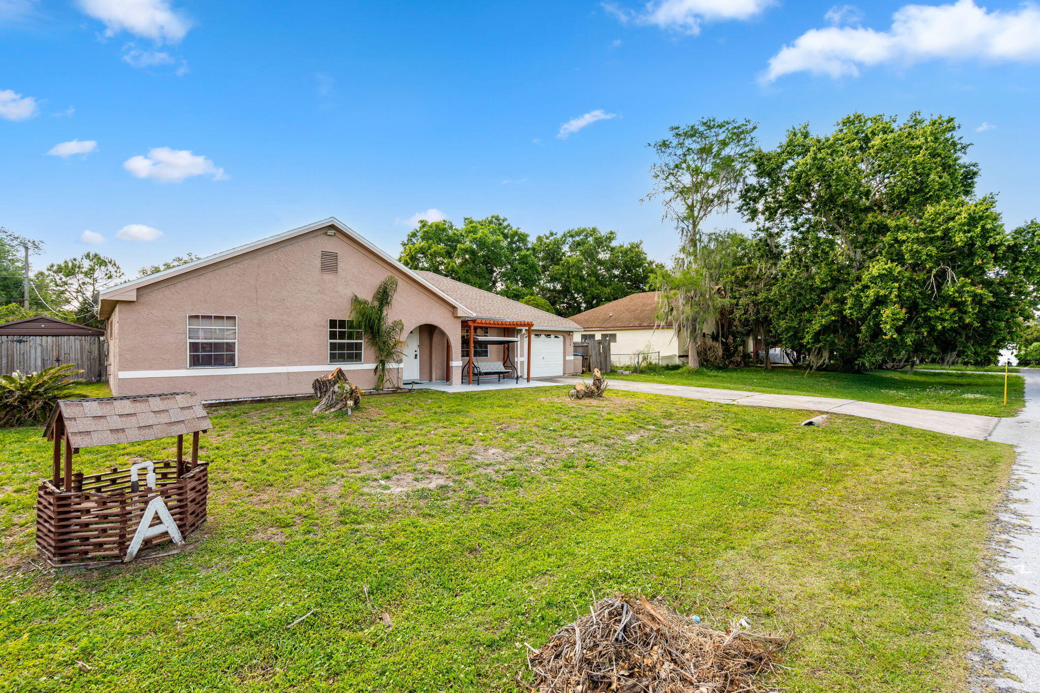 950 Se Taft Ave Avenue Property Photo 2
