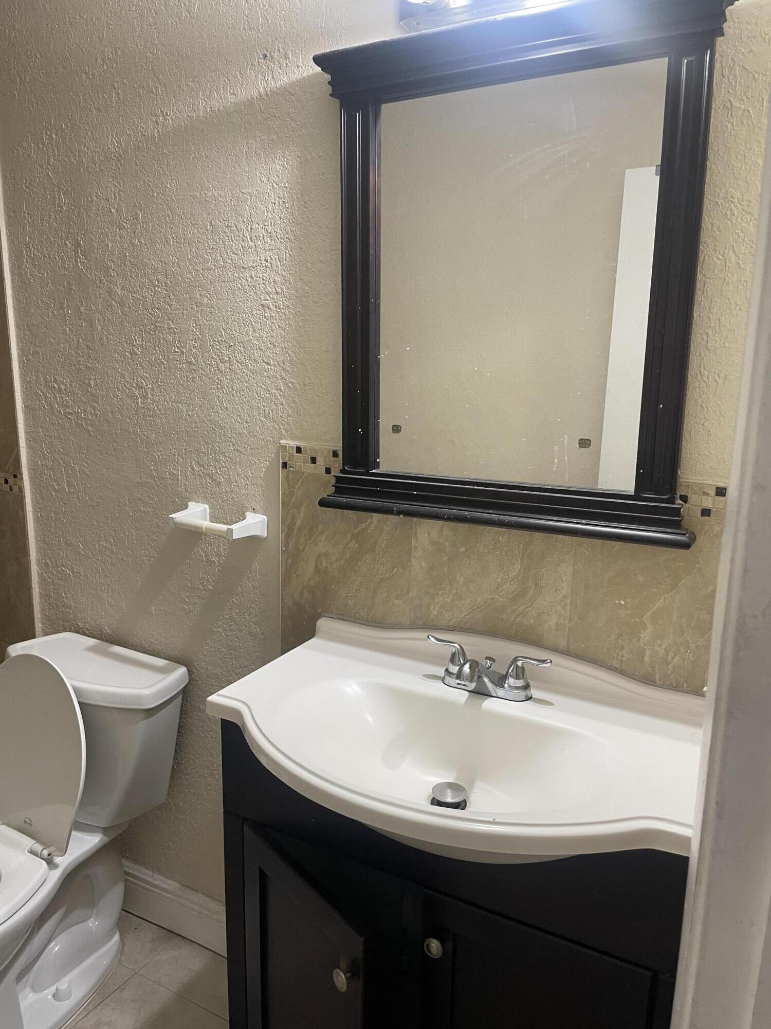 8249 Fairway Road Property Photo 7