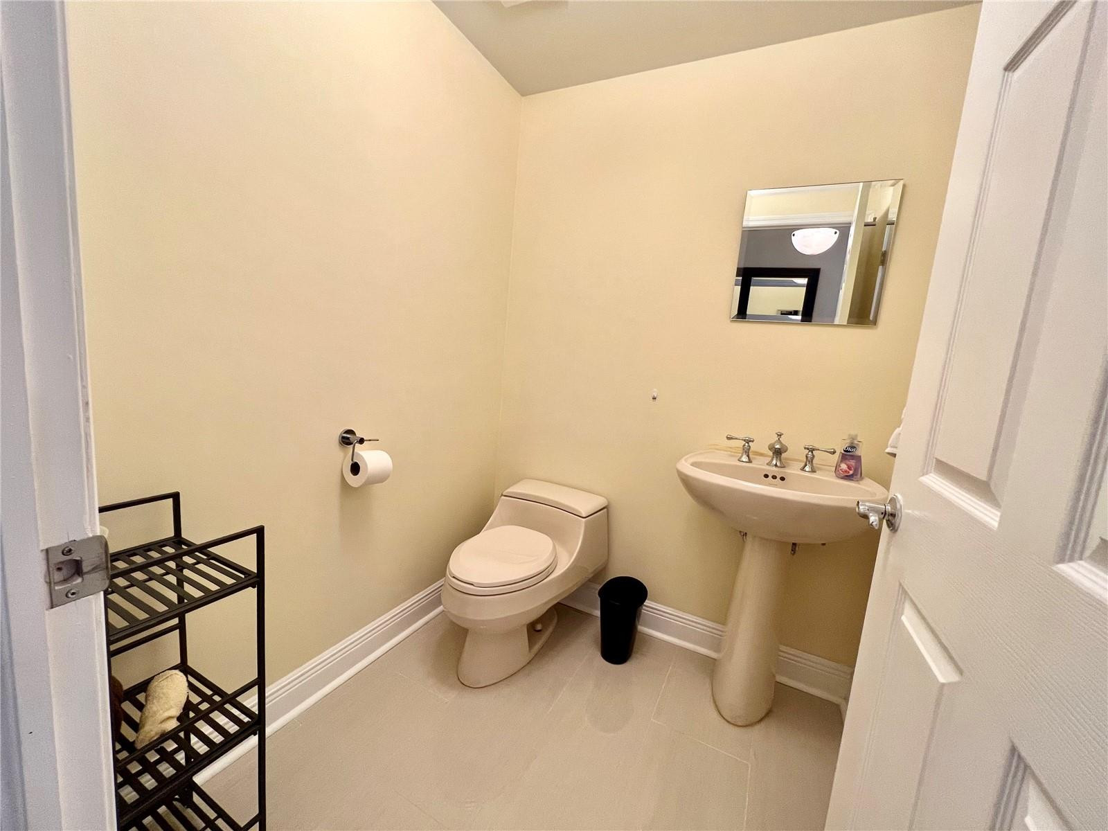 6001 N Ocean Drive 706 Property Photo 33