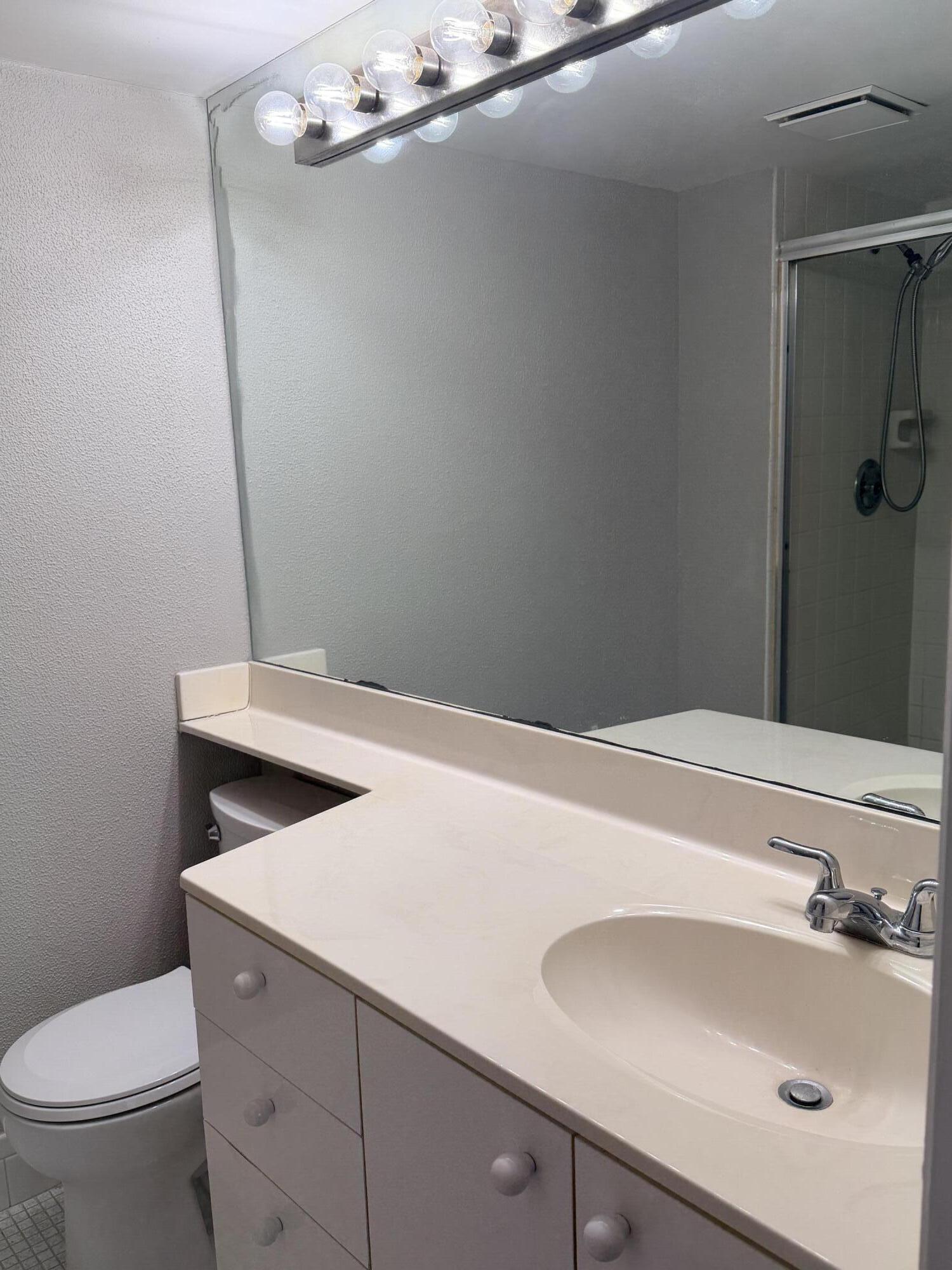 14671 Bonaire Boulevard 604 Property Photo 11