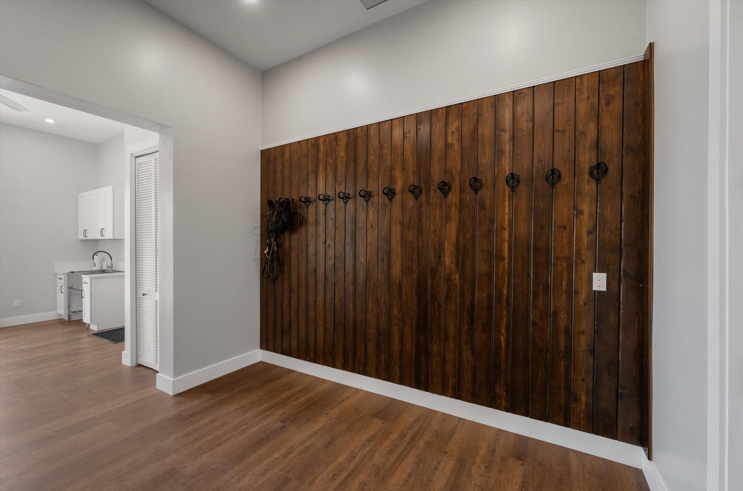 16175 Deer Path Lane Property Photo 8
