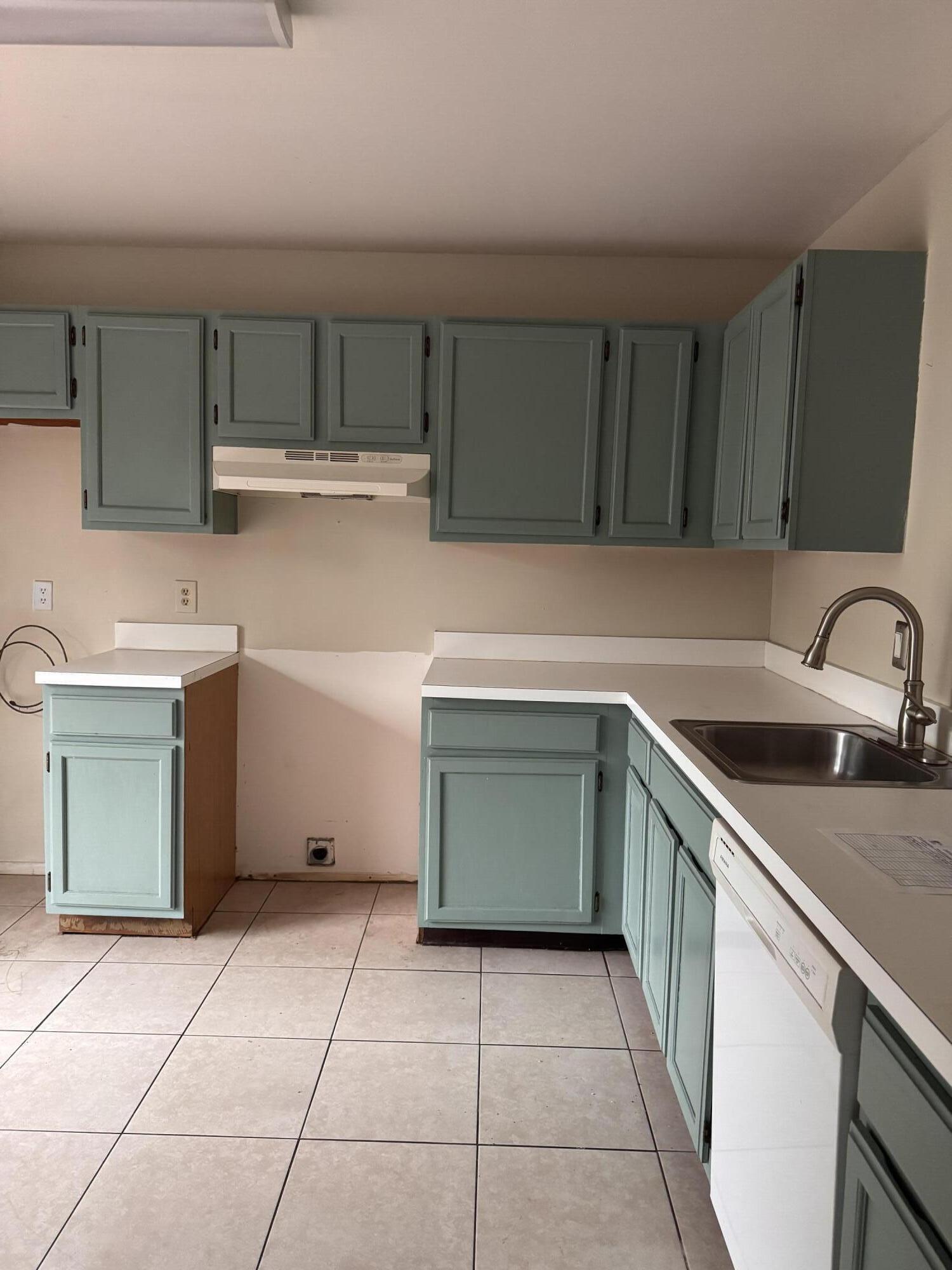 358 Quebec Court Property Photo 5