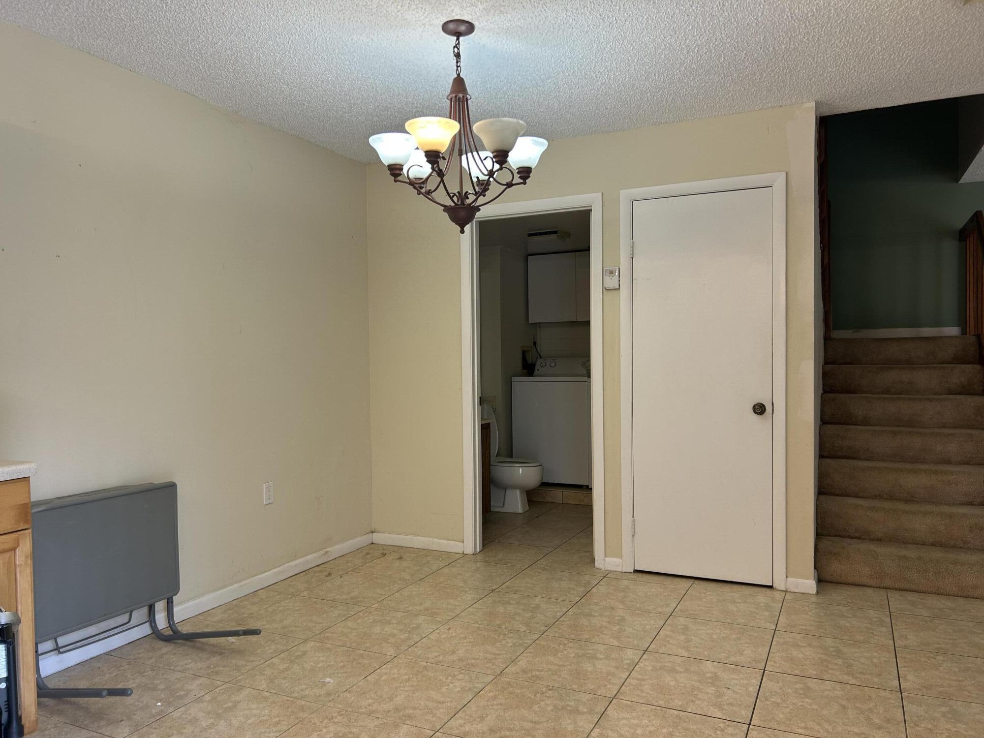 1014 10th Lane Property Photo 7