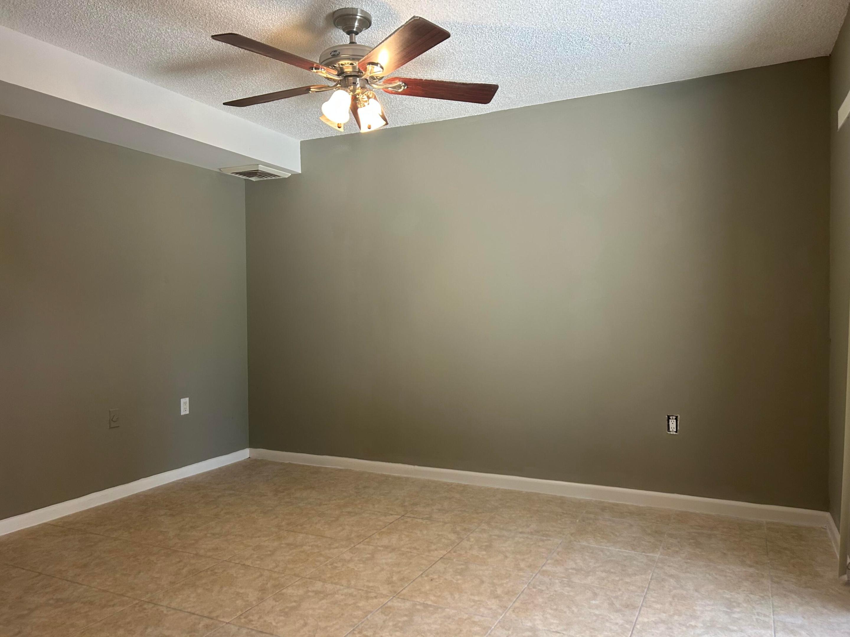 1014 10th Lane Property Photo 23