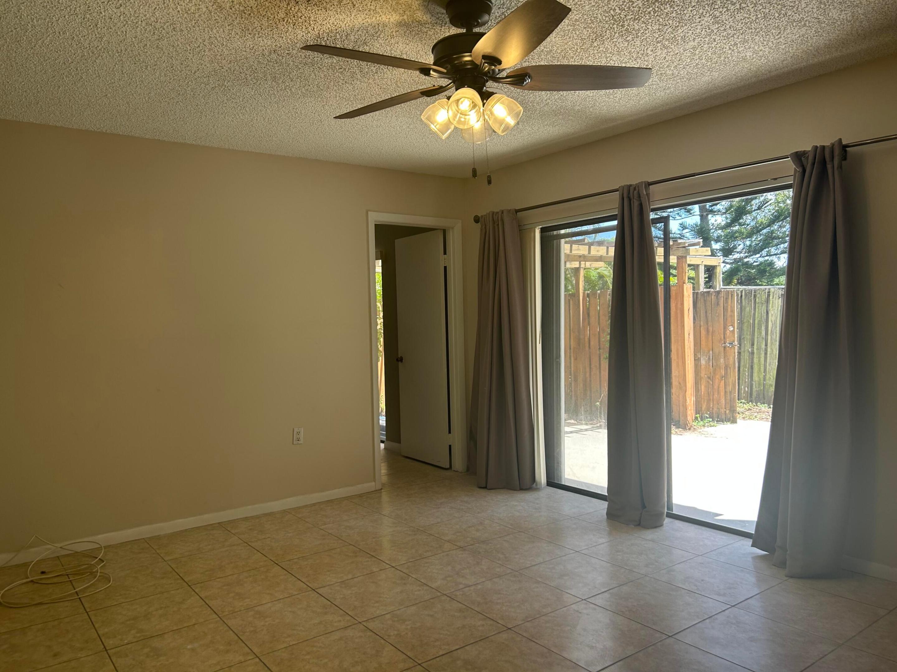 1014 10th Lane Property Photo 24