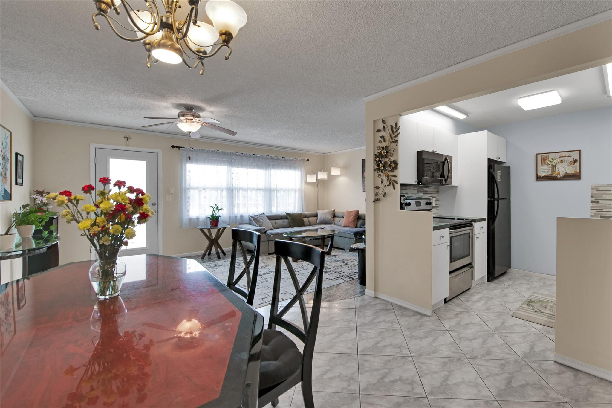 4302 Martinique Circle E2 Property Photo 6