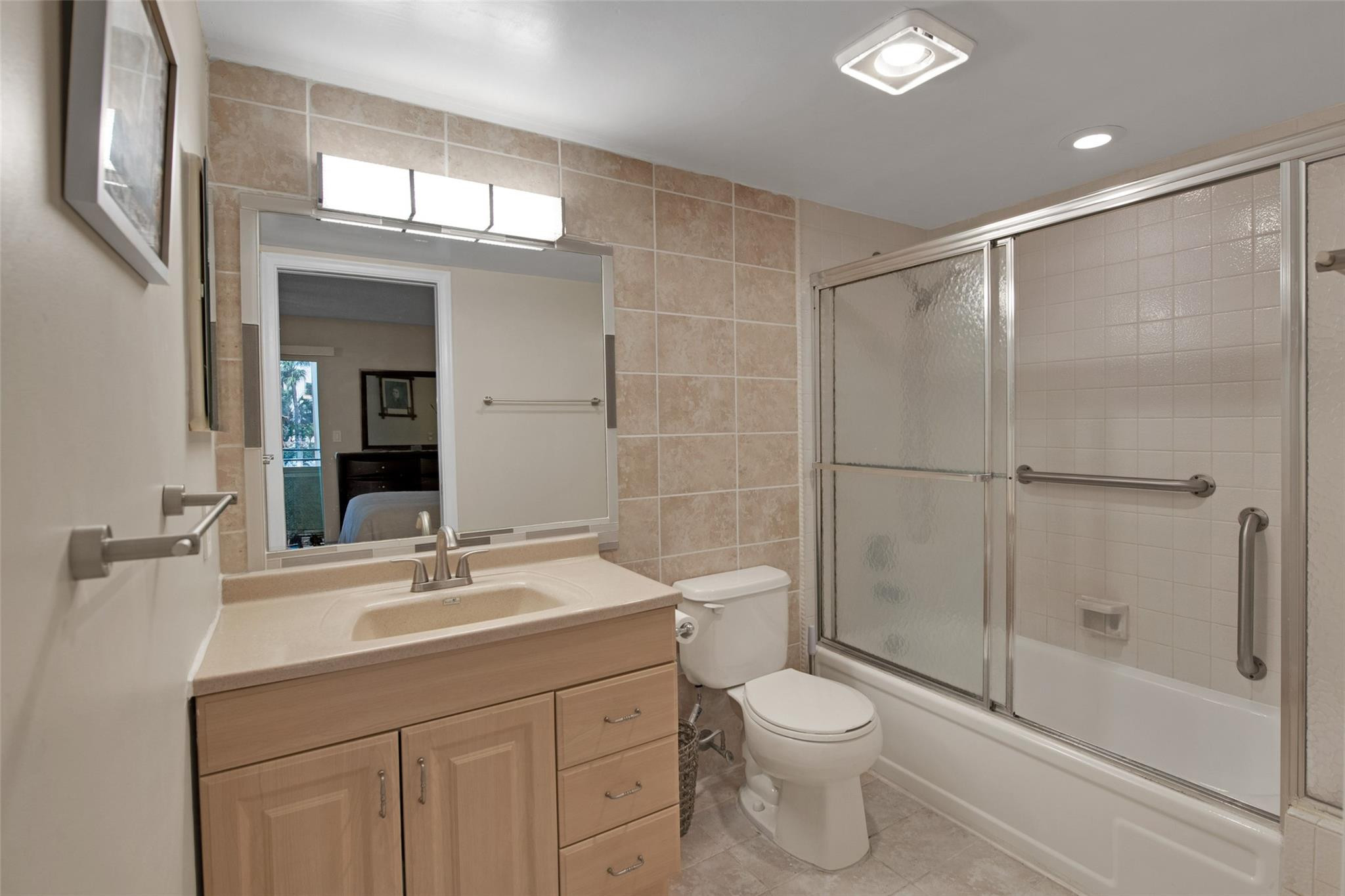 4302 Martinique Circle E2 Property Photo 12