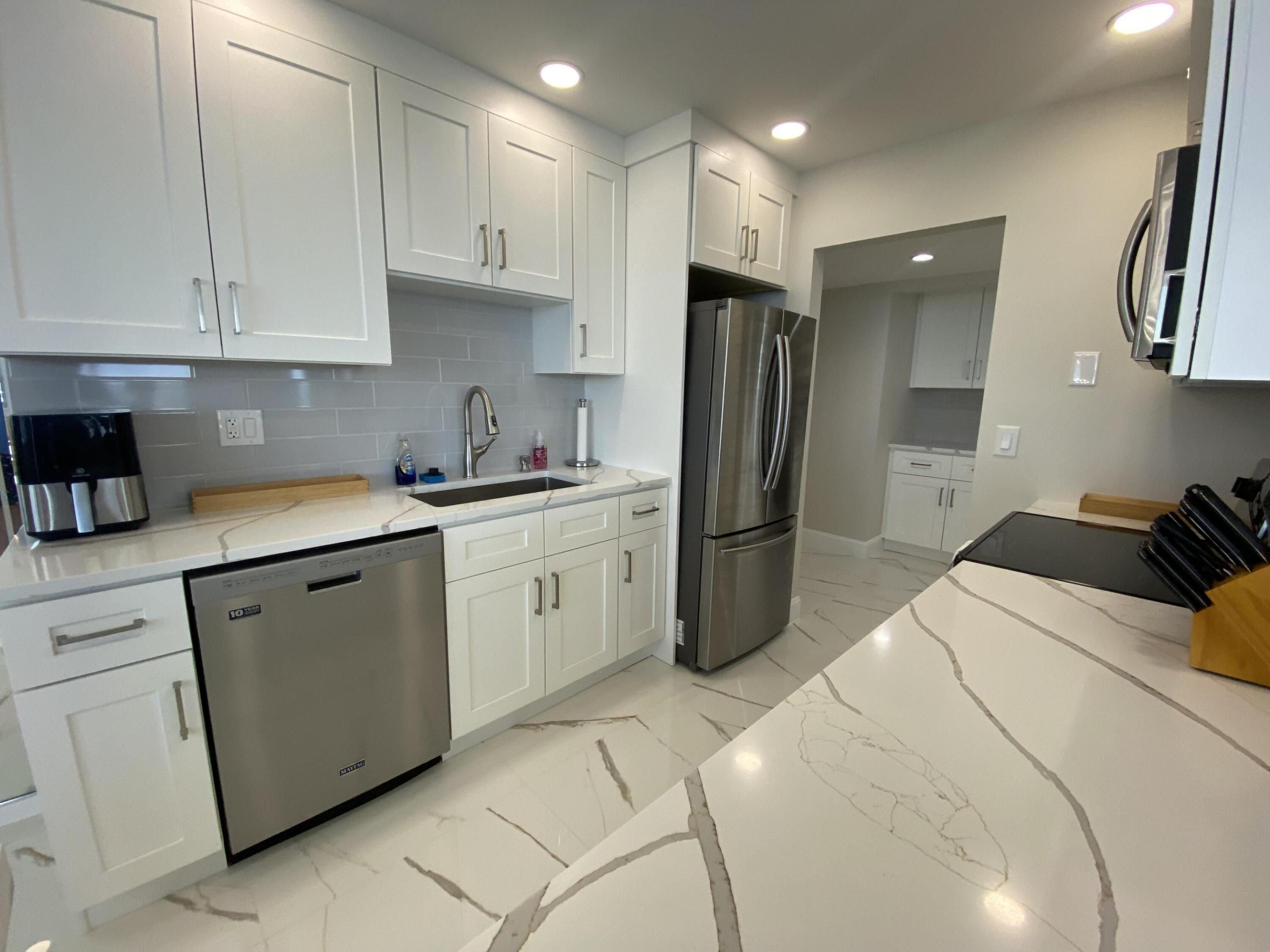5440 N Ocean Drive 1501 Property Photo 9