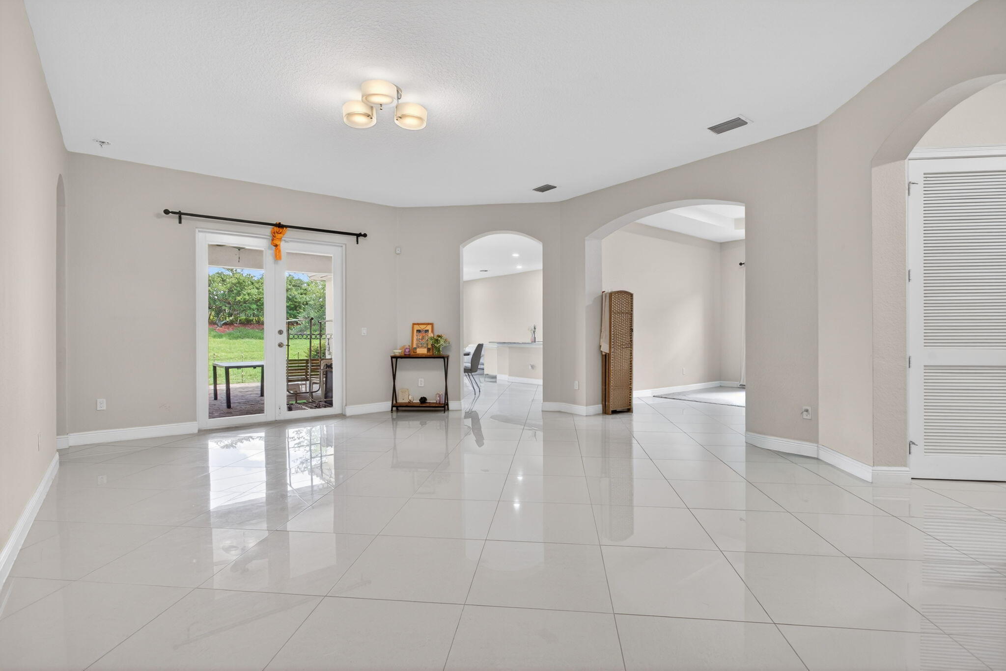 8850 Miralago Way Property Photo 7