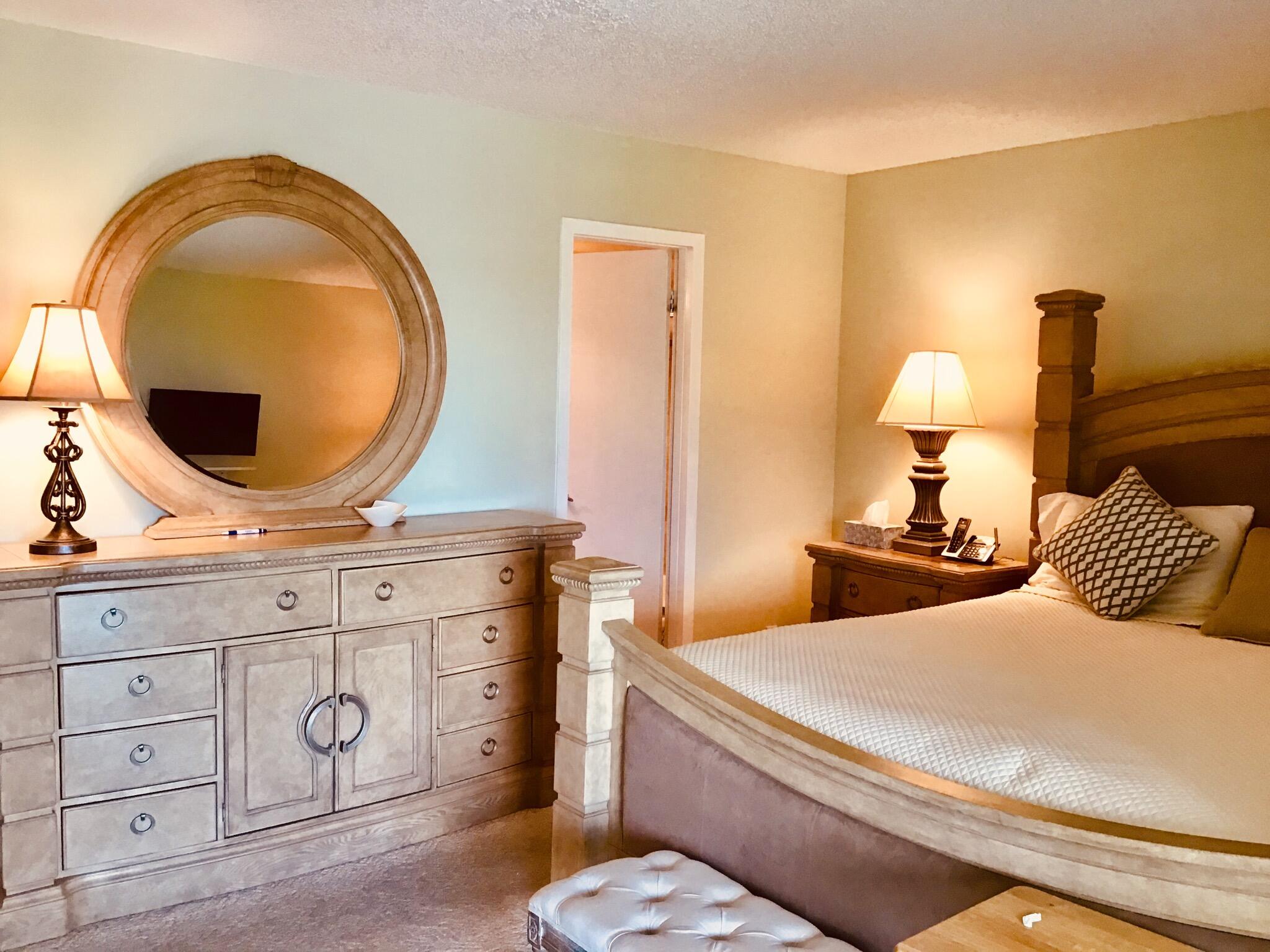 4008 Cornwall A Property Photo 15